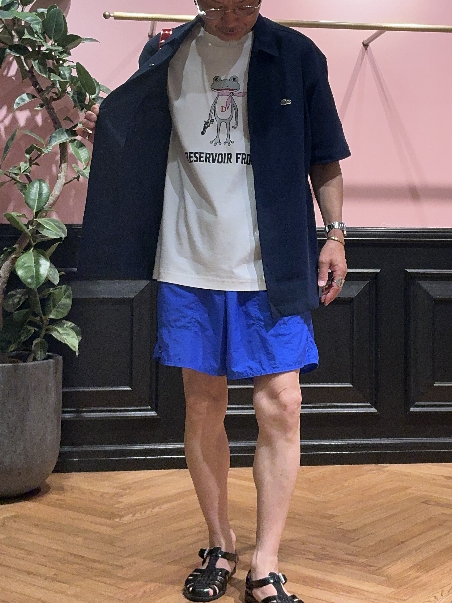 torigoeさんの「DRESSTERIOR｜【接触冷感／抗菌防臭／消臭】ICE CLEAR COTTON フロッグオーバーフィットTシャツ」を使ったコーディネート