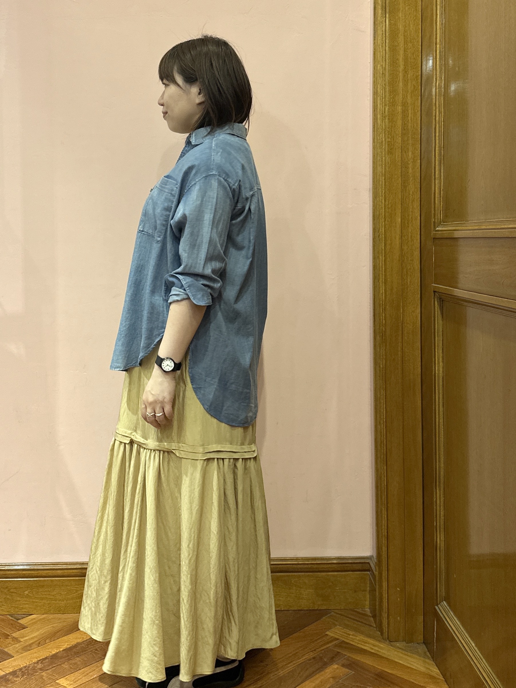 komatsuさんの「DRESSTERIOR｜【涼しく着映え】シアーデニムシャツ」を使ったコーディネート