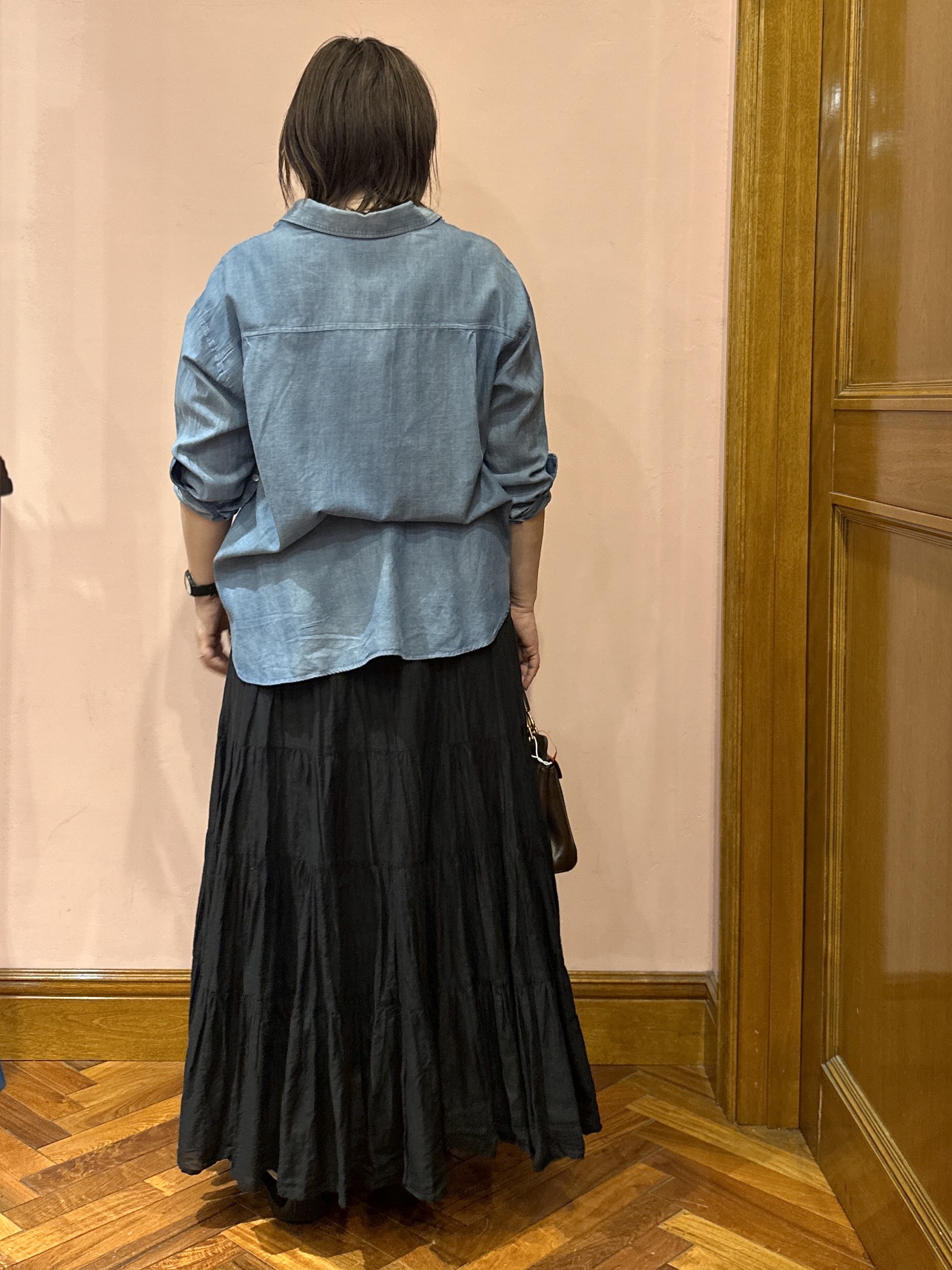 komatsuさんの「DRESSTERIOR｜【涼しく着映え】シアーデニムシャツ」を使ったコーディネート