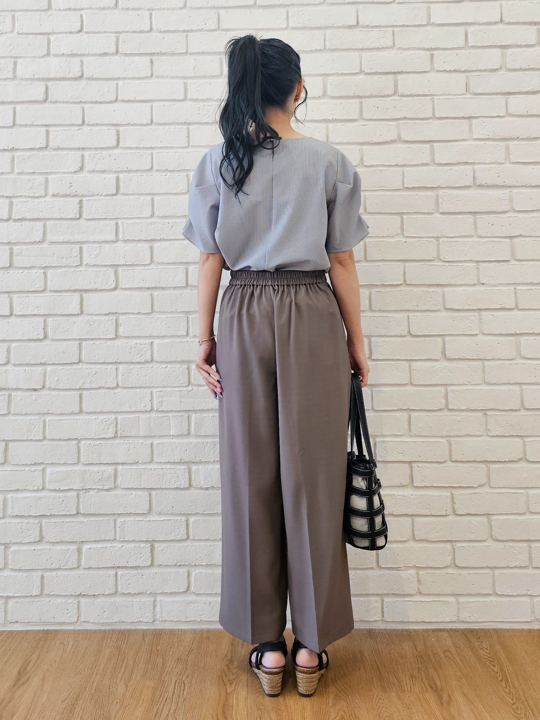 ゆゆさんの「SHOO･LA･RUE｜【洗濯後しわになりにくい/UV/S-LL】二の腕隠れる 吸水速乾お袖タックブラウス」を使ったコーディネート