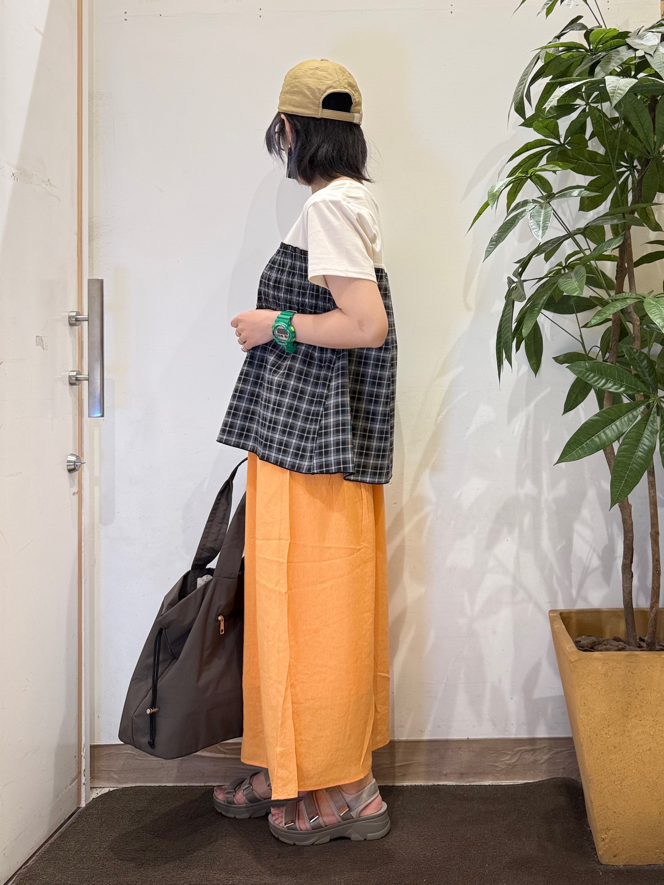 misakiさんの「SHOO･LA･RUE｜【S-LL/洗濯機可/体型カバー】インせずサマ見え ビスチェ風異素材ドッキングTシャツ」を使ったコーディネート