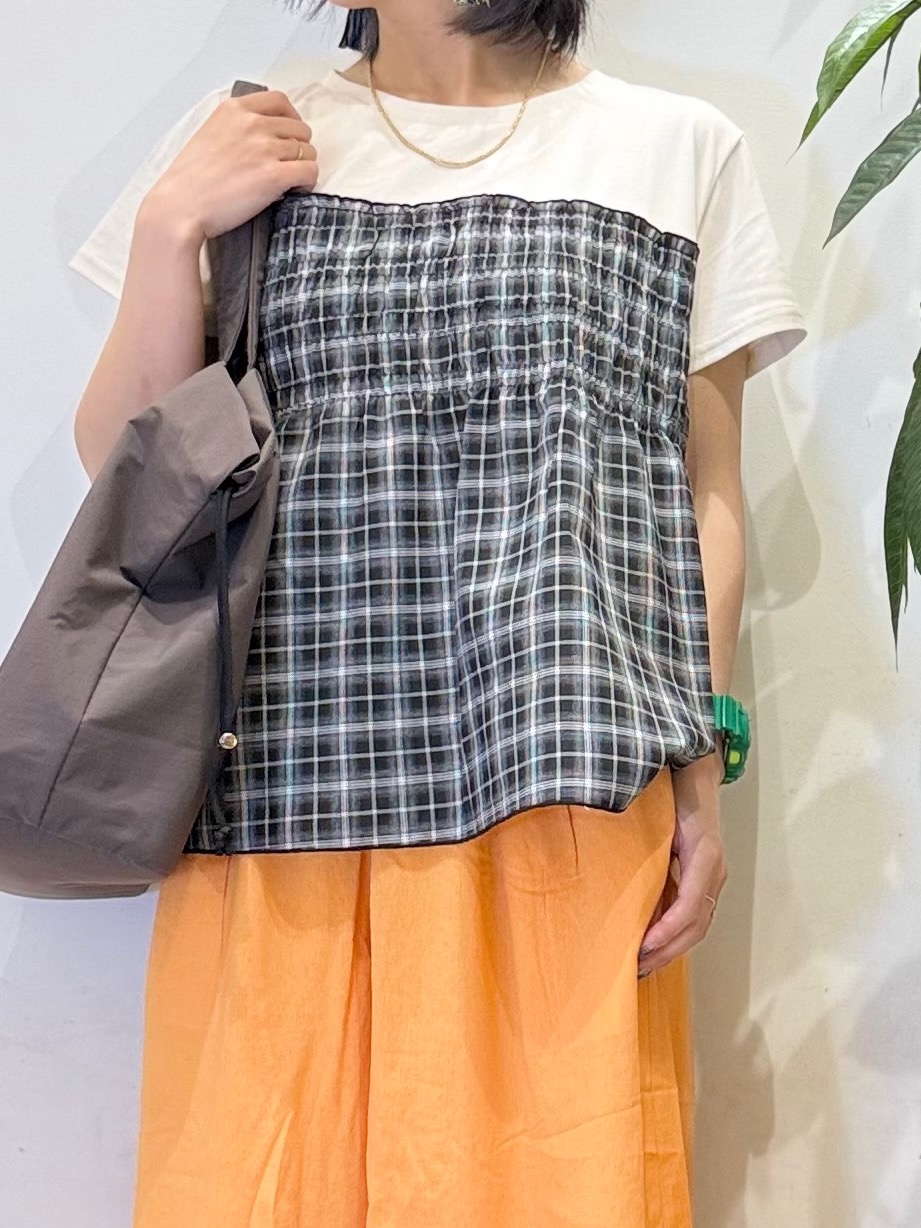 misakiさんの「SHOO･LA･RUE｜【S-LL/洗濯機可/体型カバー】インせずサマ見え ビスチェ風異素材ドッキングTシャツ」を使ったコーディネート