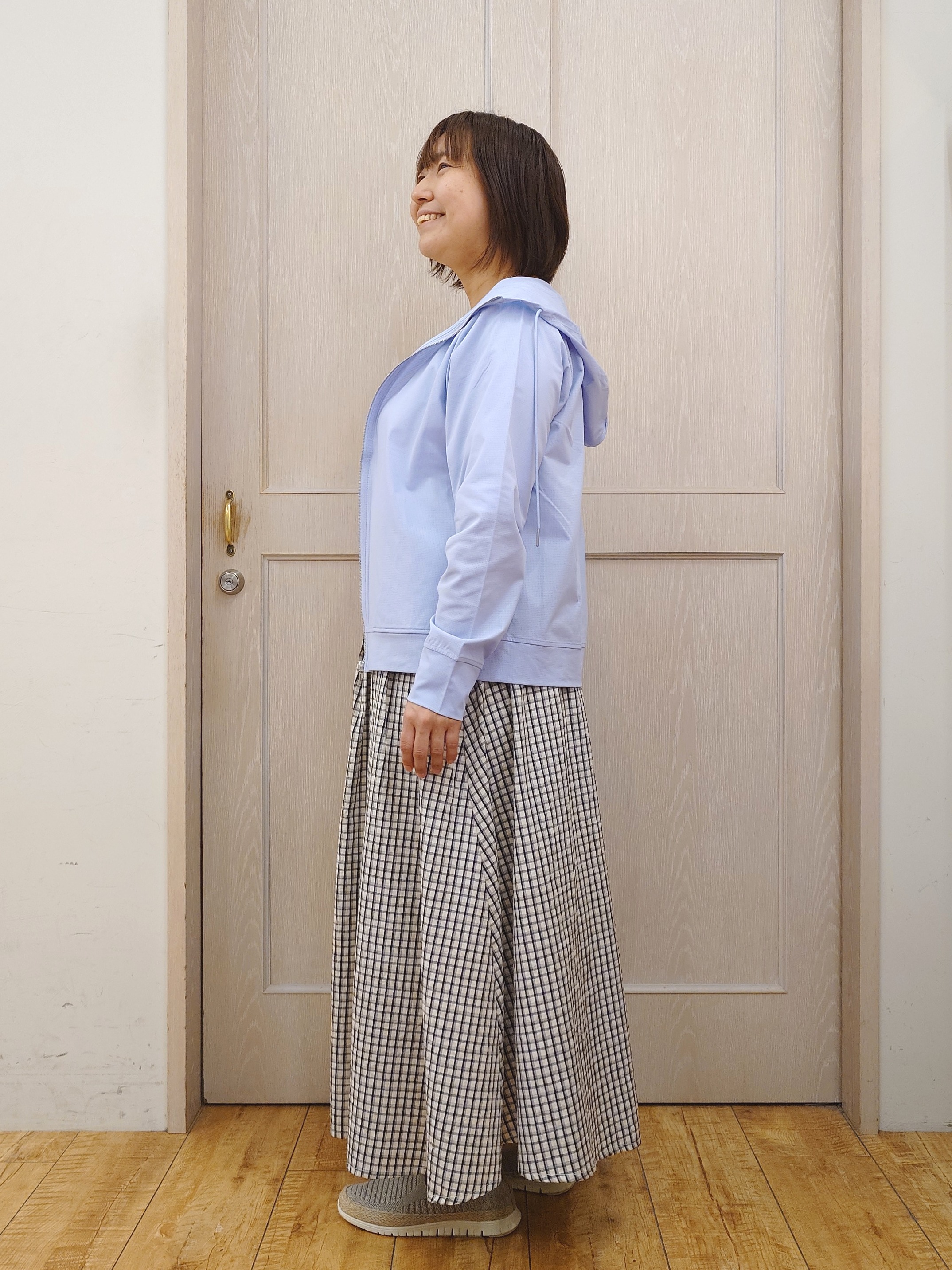 とろろさんの「SHOO･LA･RUE｜【UV/洗濯機可】日焼け対策も快適に 指穴つき ジップパーカー」を使ったコーディネート
