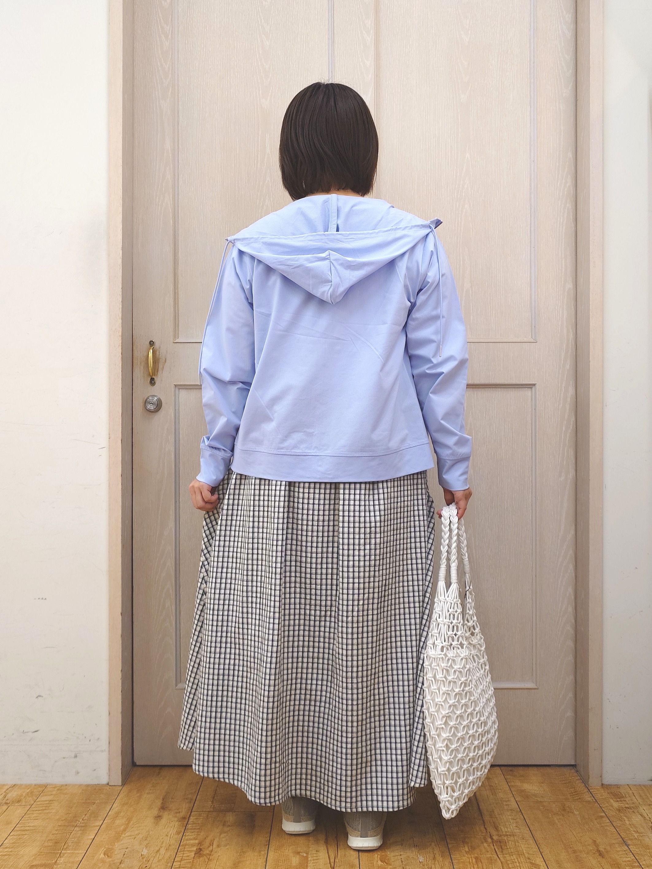 とろろさんの「SHOO･LA･RUE｜【UV/洗濯機可】日焼け対策も快適に 指穴つき ジップパーカー」を使ったコーディネート