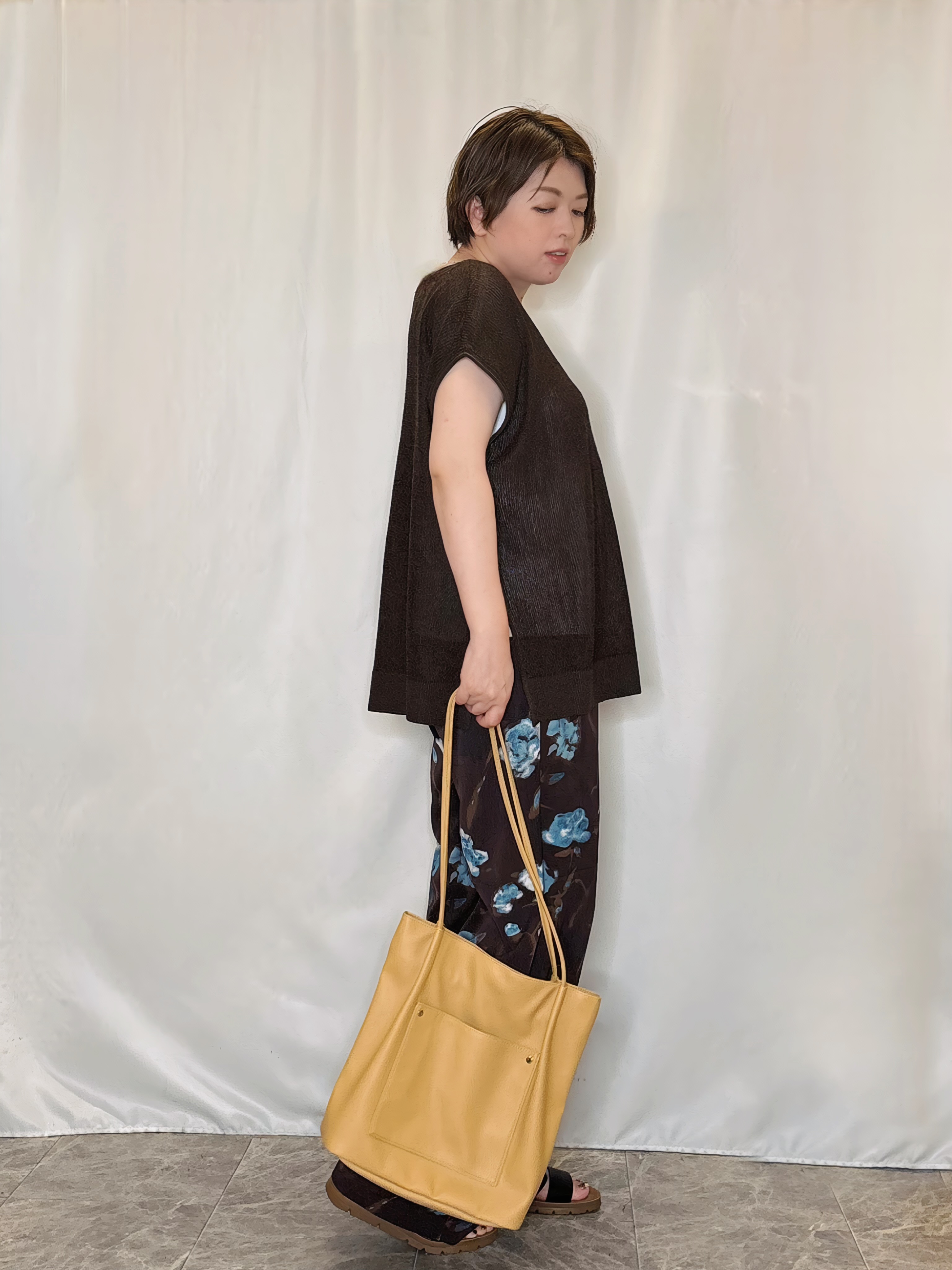 たみさんの「SHOO･LA･RUE｜【2点セット/前後2WAY/洗濯機可/S-LL】体型カバーも叶う ラメ畦ニット+タンクトップ」を使ったコーディネート