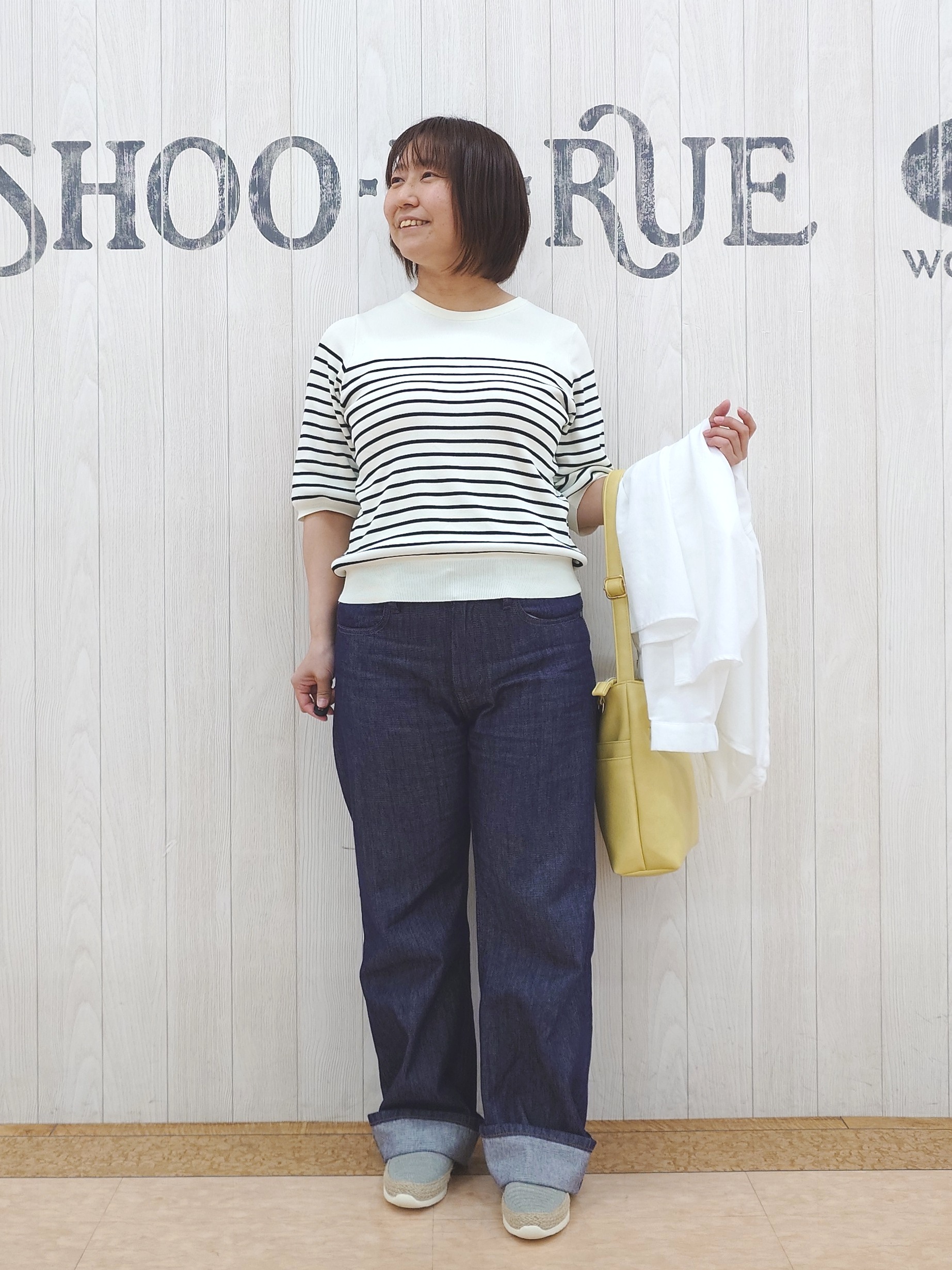 とろろさんの「SHOO･LA･RUE｜【通気性〇/洗濯機可/S-LL】UVカット機能付き ライトな着心地シャツパーカ」を使ったコーディネート