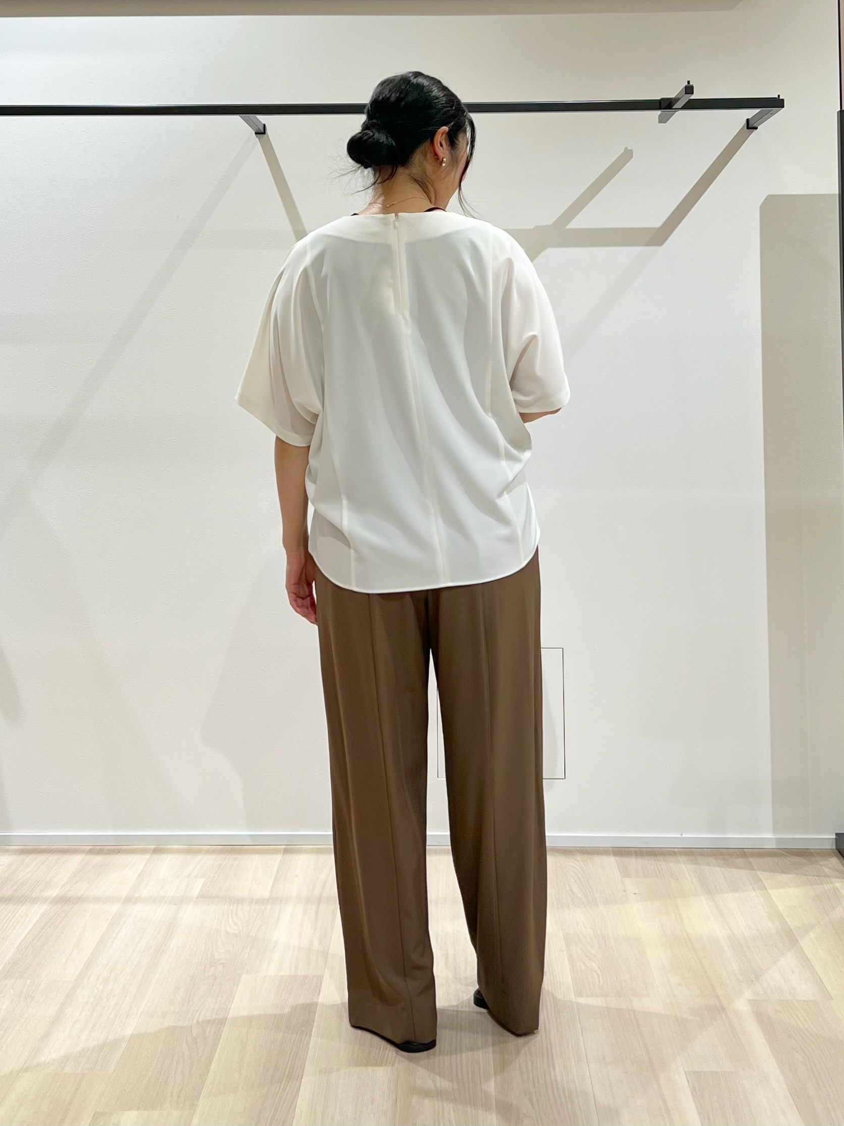TOMOMIさんの「UNTITLED｜【夏羽織り/着る日傘】ドルマンフォルムブルゾン」を使ったコーディネート