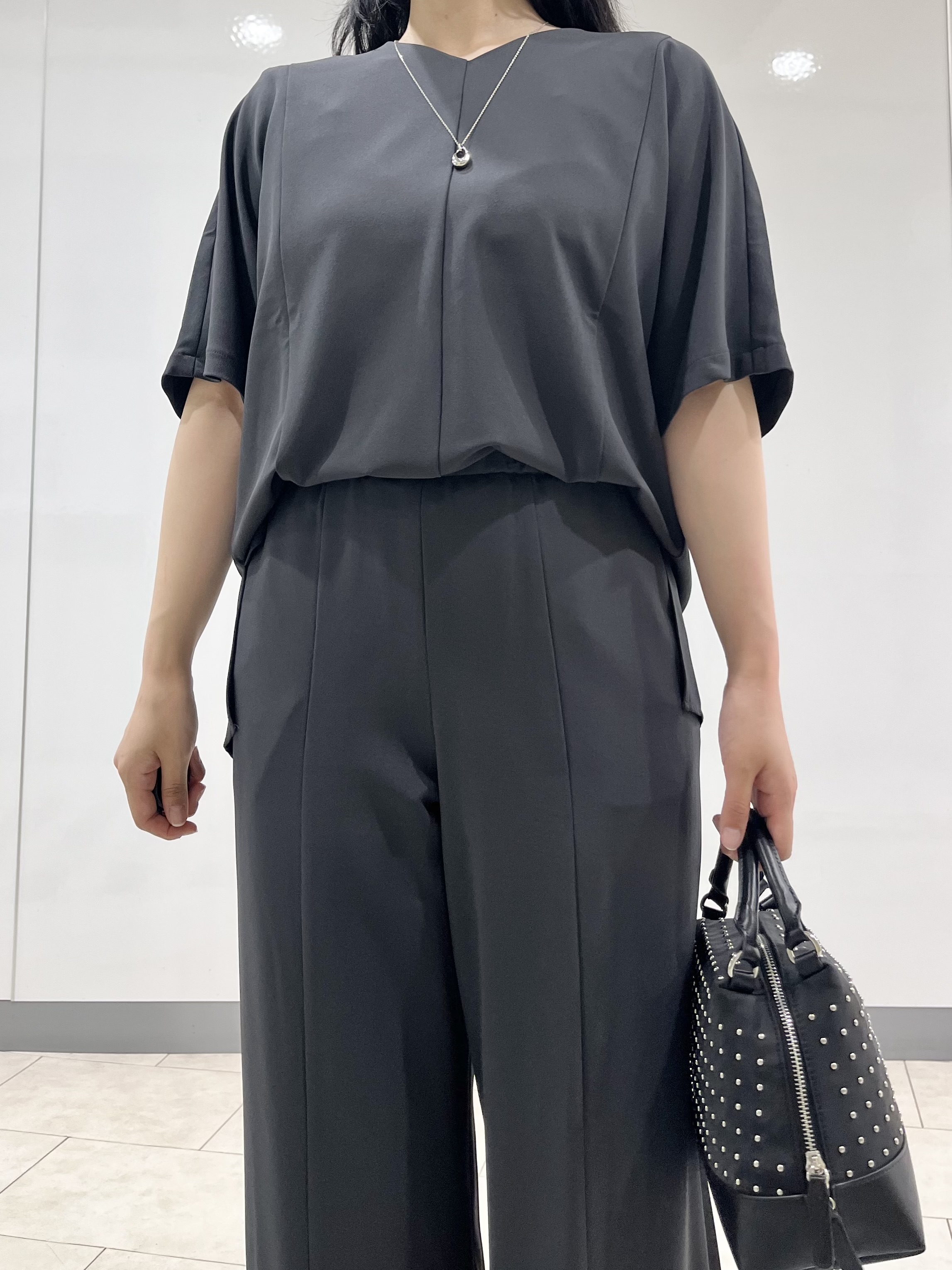 hasuさんの「INDIVI｜【体型＆二の腕カバー/着る日傘】ドルマントップス」を使ったコーディネート