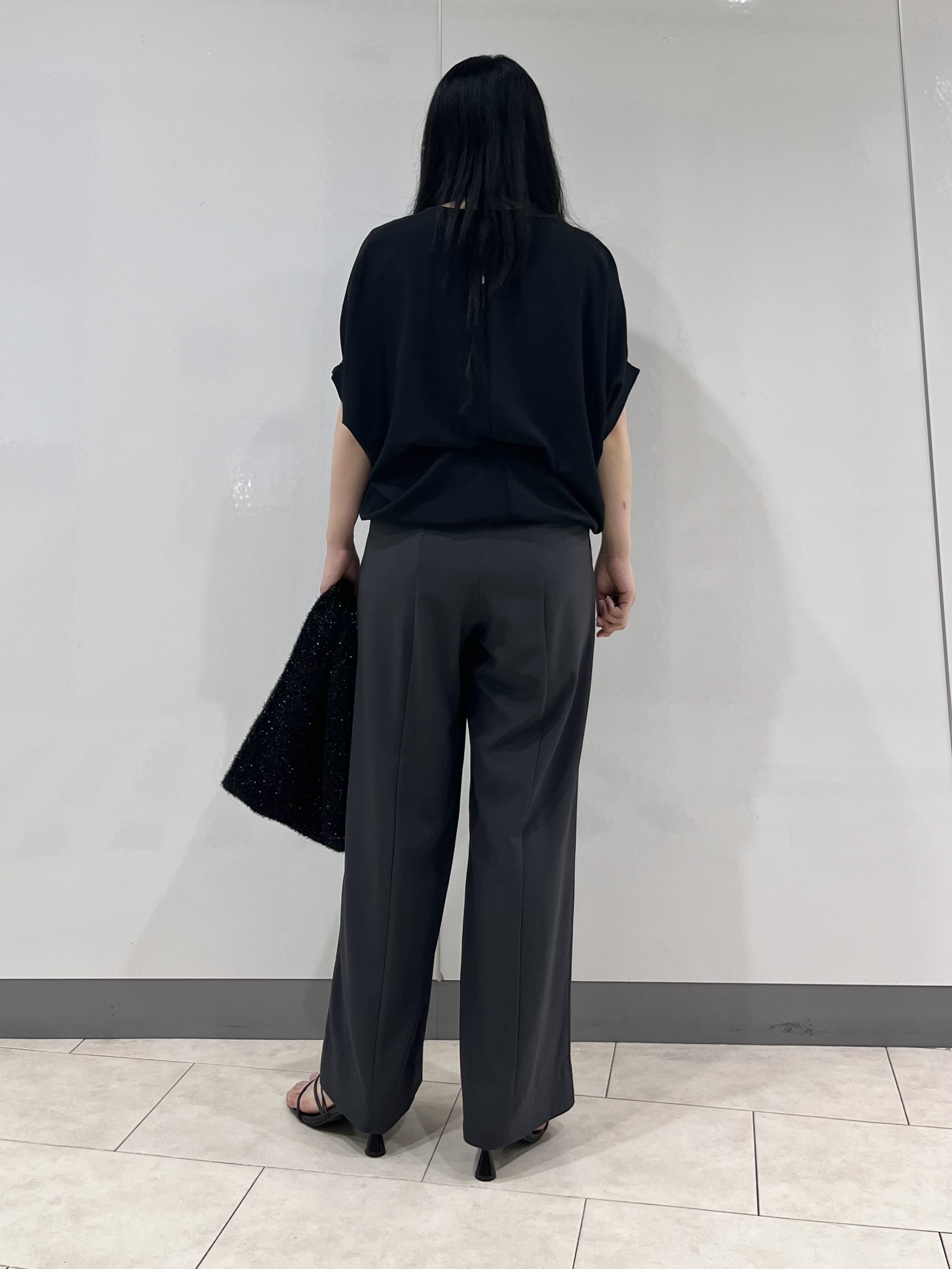 hasuさんの「INDIVI｜【秋羽織り/着る日傘】ドルマンフォルムブルゾン」を使ったコーディネート