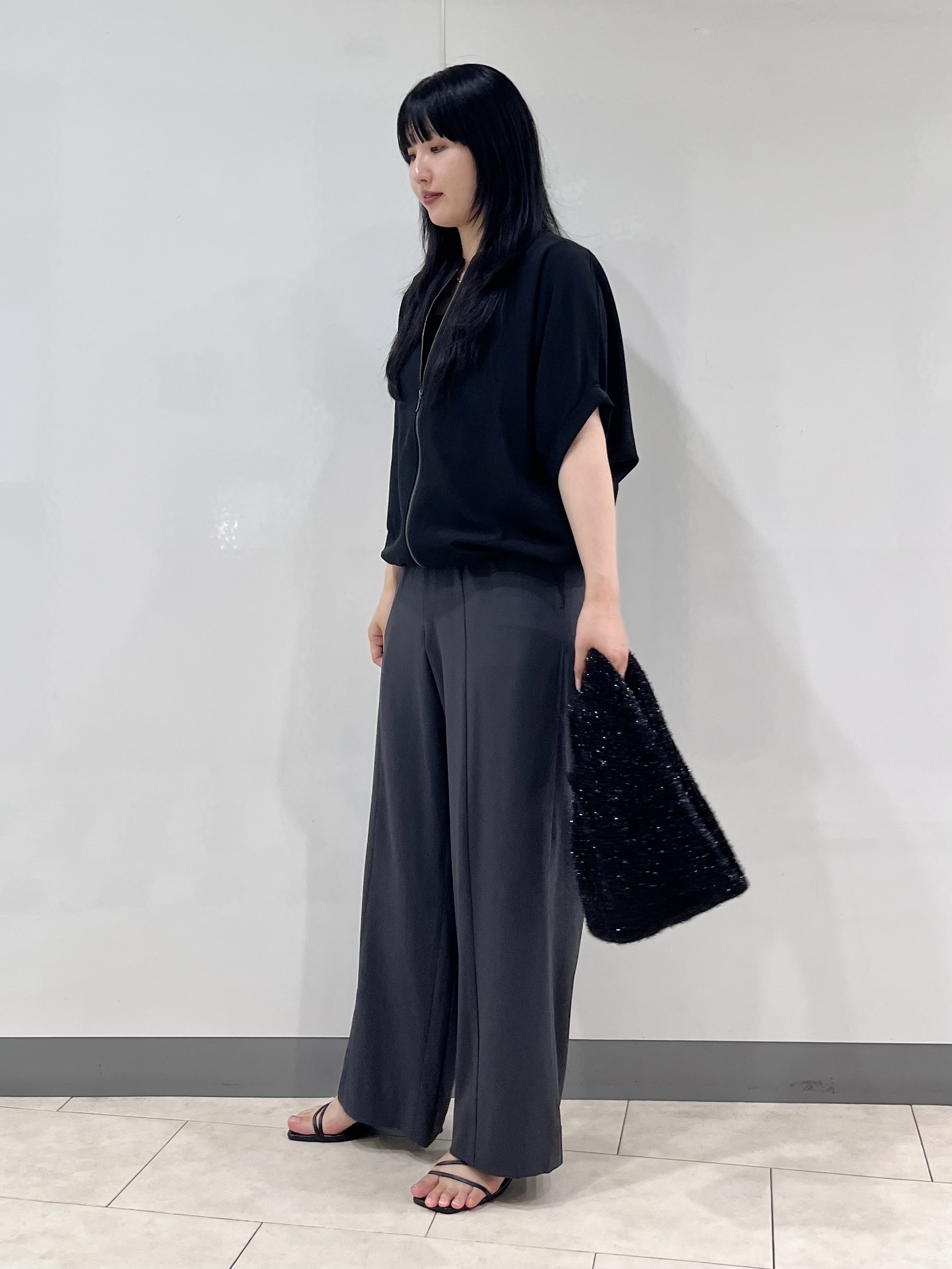 hasuさんの「INDIVI｜【秋羽織り/着る日傘】ドルマンフォルムブルゾン」を使ったコーディネート