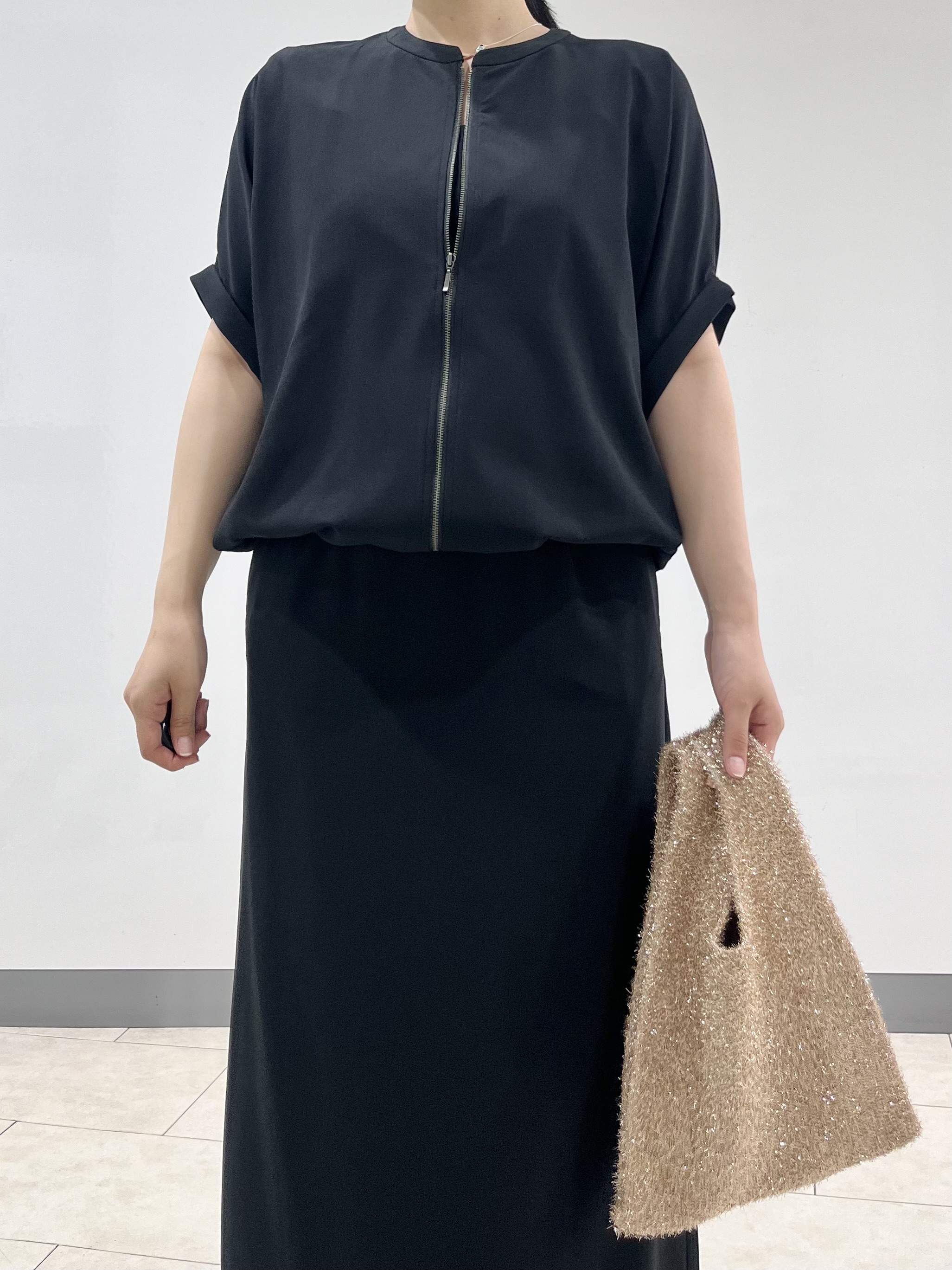 hasuさんの「INDIVI｜【秋羽織り/着る日傘】ドルマンフォルムブルゾン」を使ったコーディネート