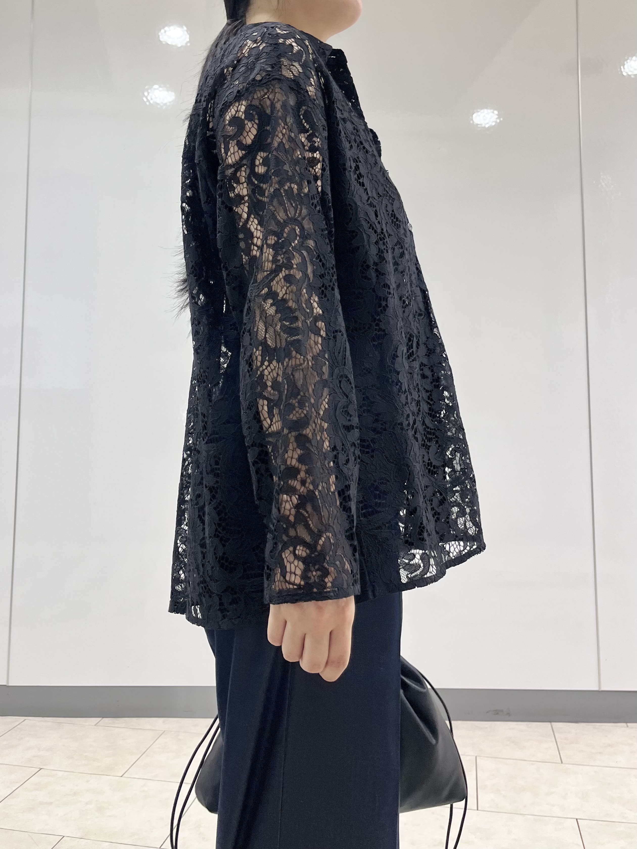 hasuさんの「INDIVI｜【洗える／トレンド】大人レースシャツ」を使ったコーディネート