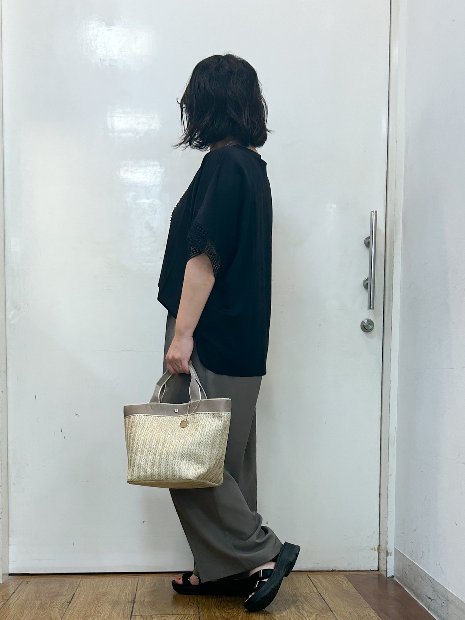 haruさんの「SHOO･LA･RUE｜【UV/洗濯機可/体型カバー】ヒップ周りが隠せる お袖レースTシャツ」を使ったコーディネート