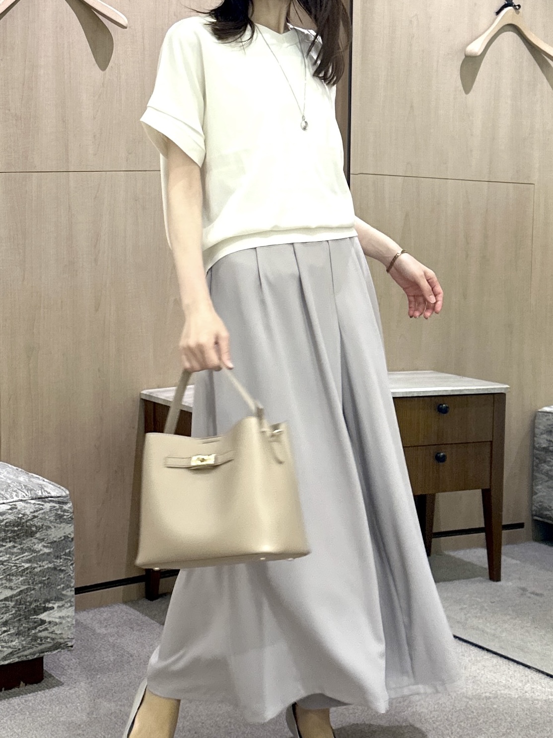 Miwaさんの「UNTITLED｜【肌に張りつきにくい/前後2WAY】ドライタッチコットンプルオーバー」を使ったコーディネート