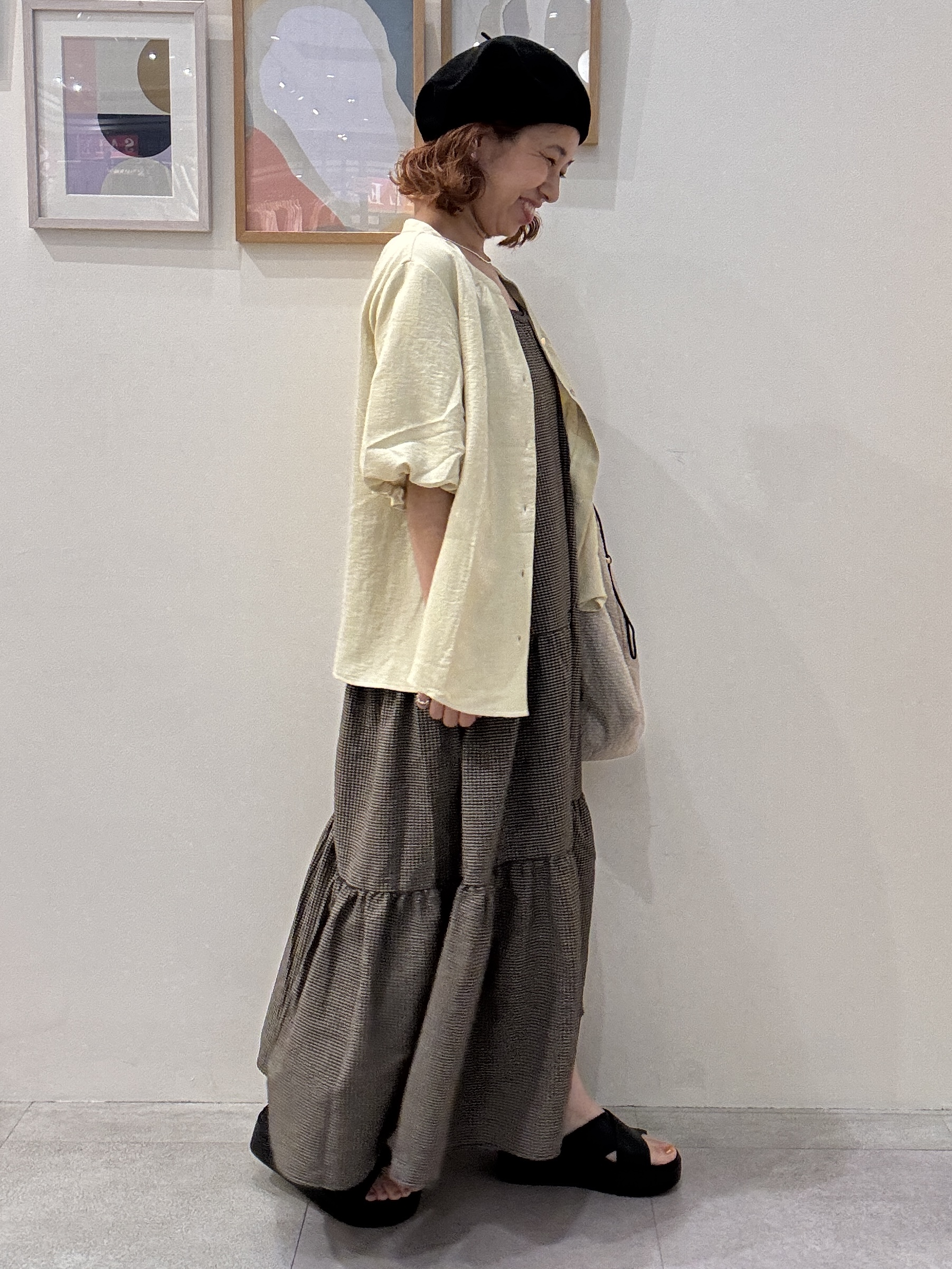 たけぴさんの「SHOO･LA･RUE｜【洗濯機可】バルーンスリーブで二の腕カバー キーネック5分袖ブラウス」を使ったコーディネート