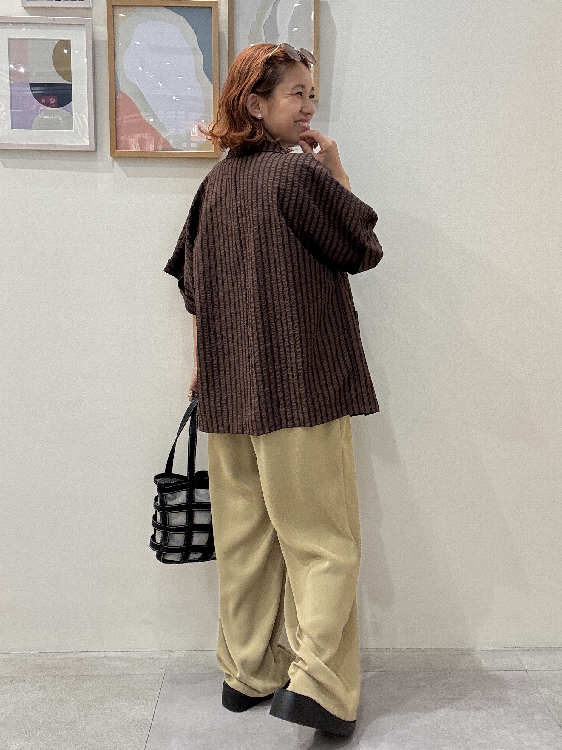 たけぴさんの「SHOO･LA･RUE｜【S-LL/吸水速乾/セットアップ可】羽織るだけで主役になる サッカーストライプシャツジャケット」を使ったコーディネート