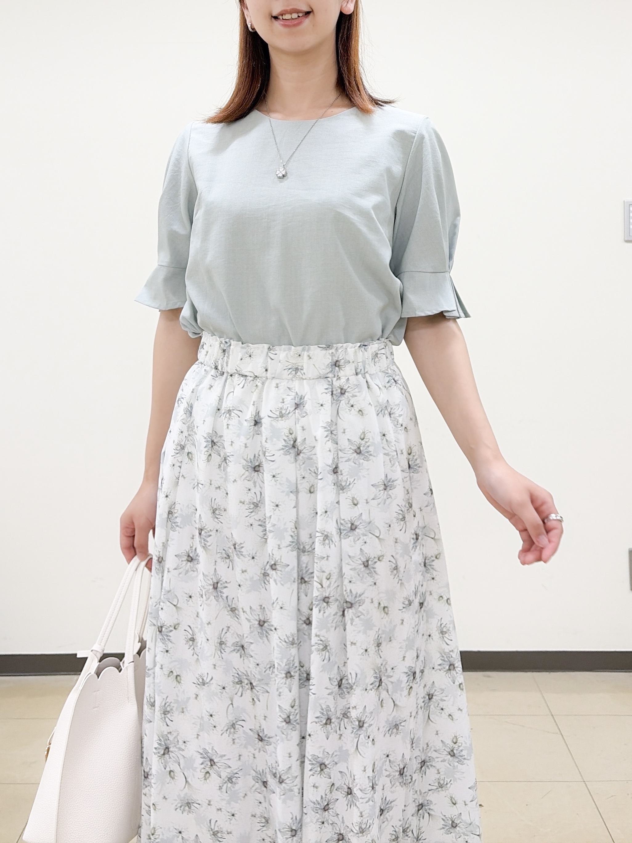 yurinaさんの「index｜【接触冷感／吸水速乾】タックパフスリーブブラウス《防シワ／洗濯機OK／XS～3L／8col》」を使ったコーディネート