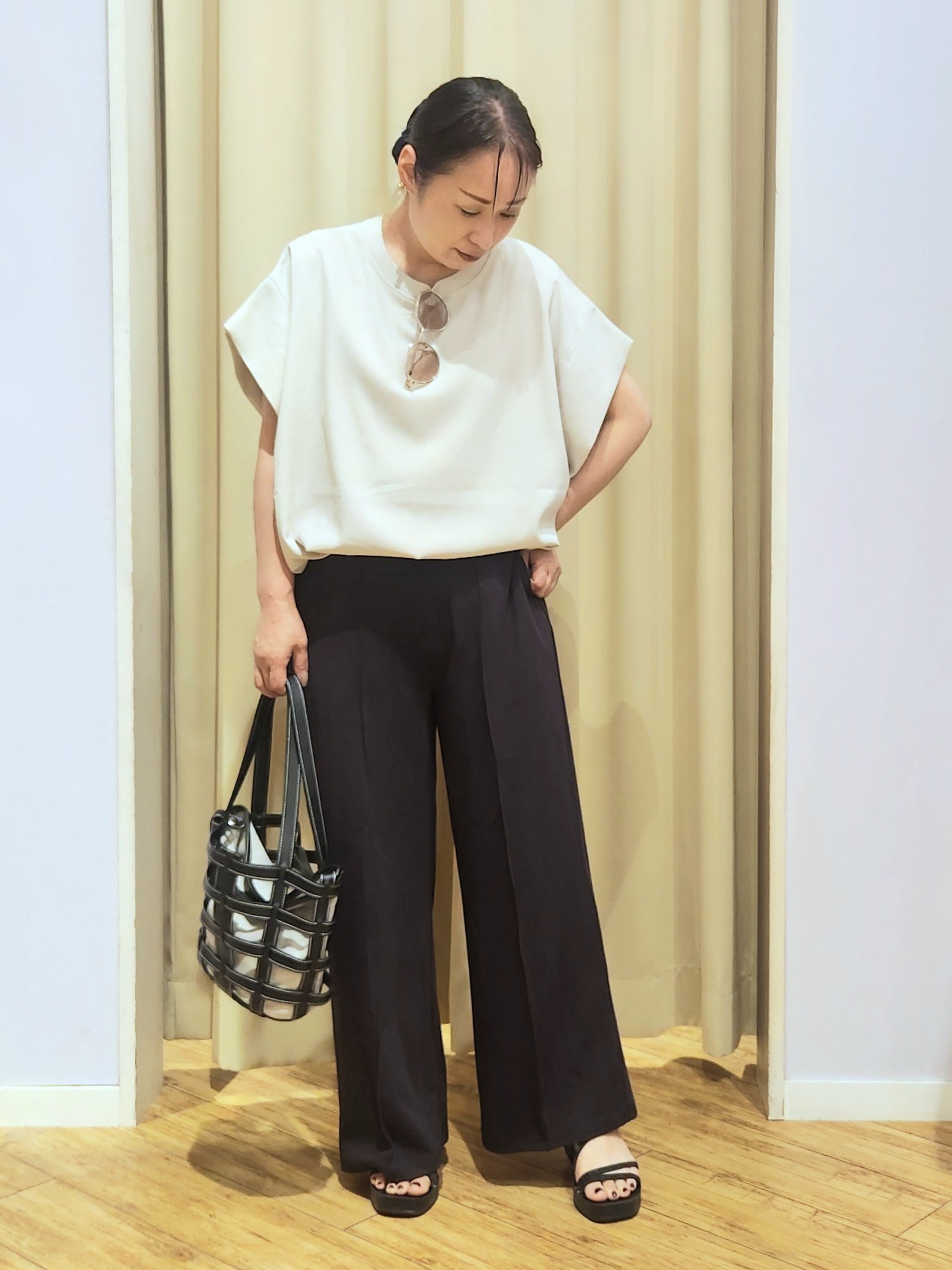 くまさんの「SHOO･LA･RUE｜【洗濯機可/体型カバー】インしてる風 ふんわり裾バルーントップス」を使ったコーディネート