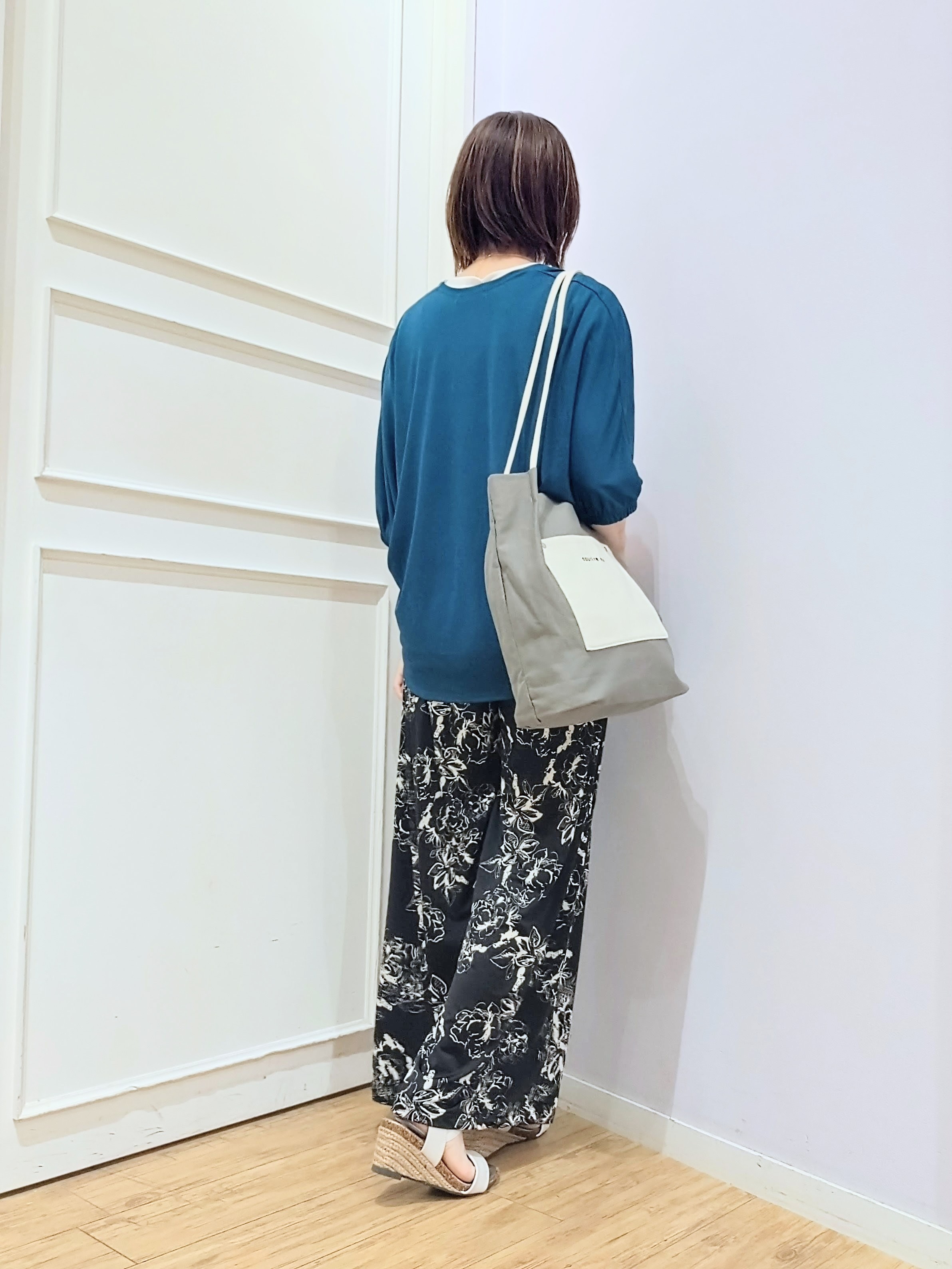miomioさんの「SHOO･LA･RUE｜【UV/体型カバー】冷房や朝晩の冷え込み対策にも さらとろ5分袖カーディガン」を使ったコーディネート