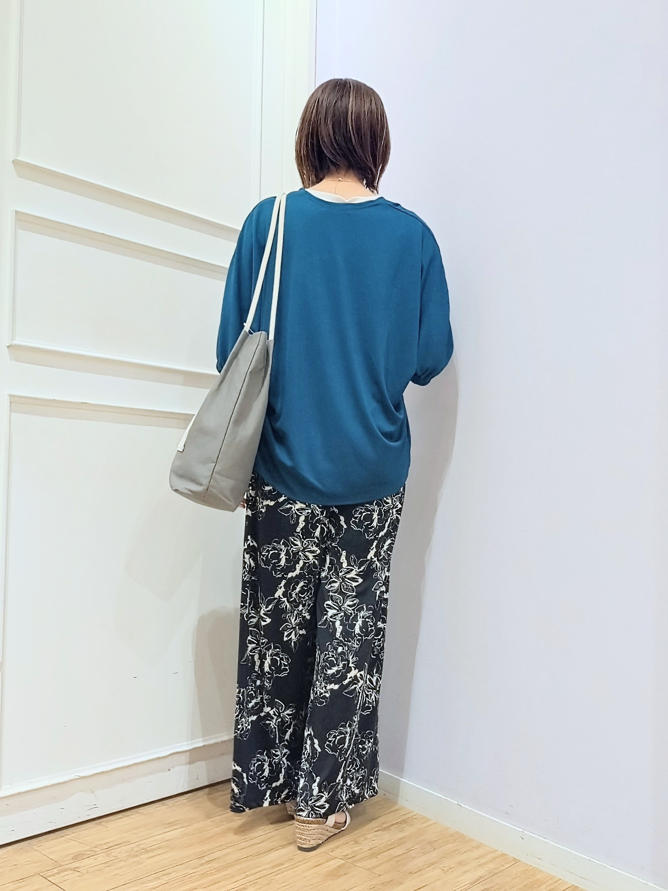 miomioさんの「SHOO･LA･RUE｜【UV/体型カバー】冷房や朝晩の冷え込み対策にも さらとろ5分袖カーディガン」を使ったコーディネート