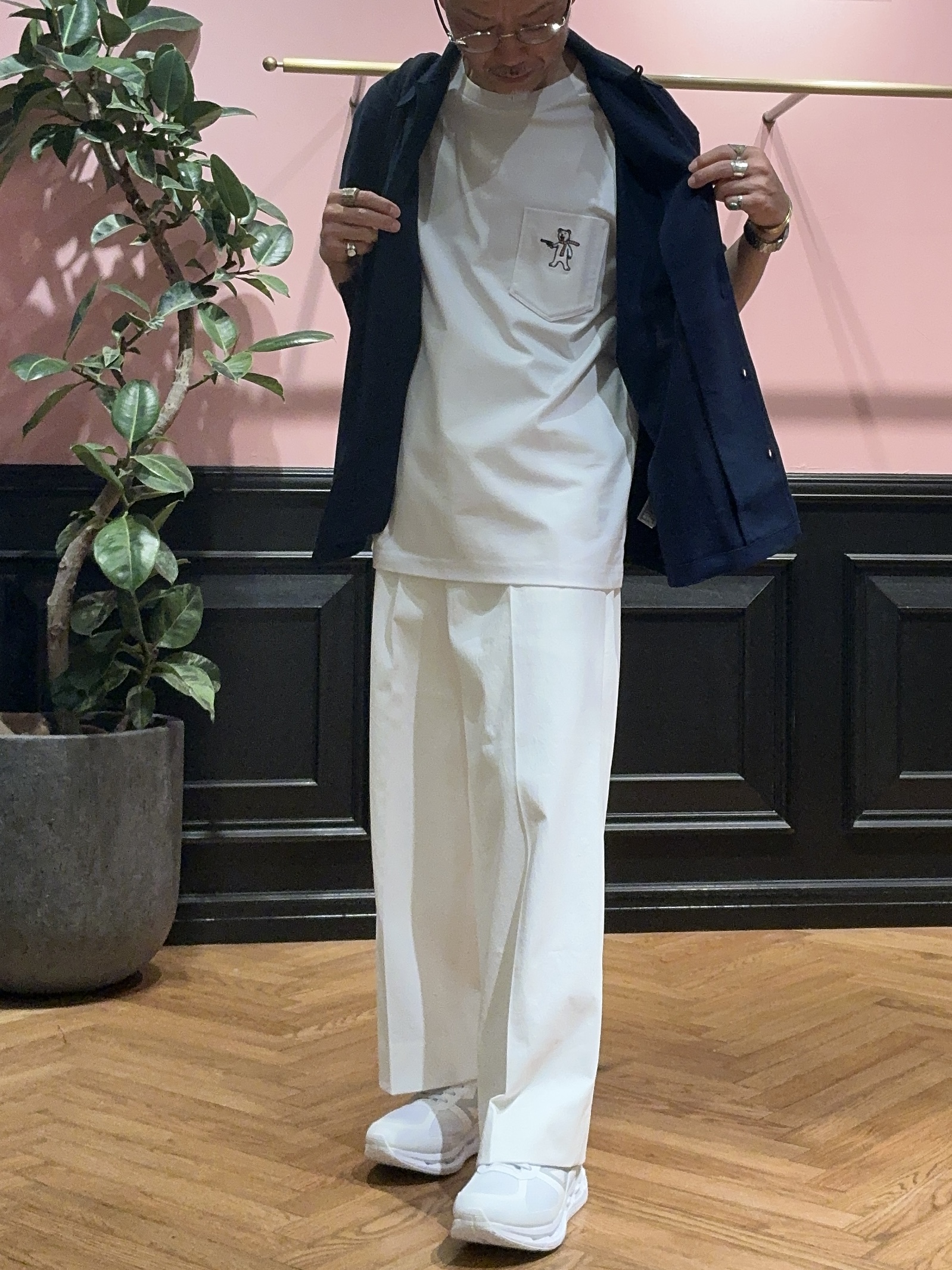 torigoeさんの「DRESSTERIOR｜【接触冷感／UVカット／抗菌防臭／しわ防止】クールデオドラント ピストルベアーTシャツ」を使ったコーディネート