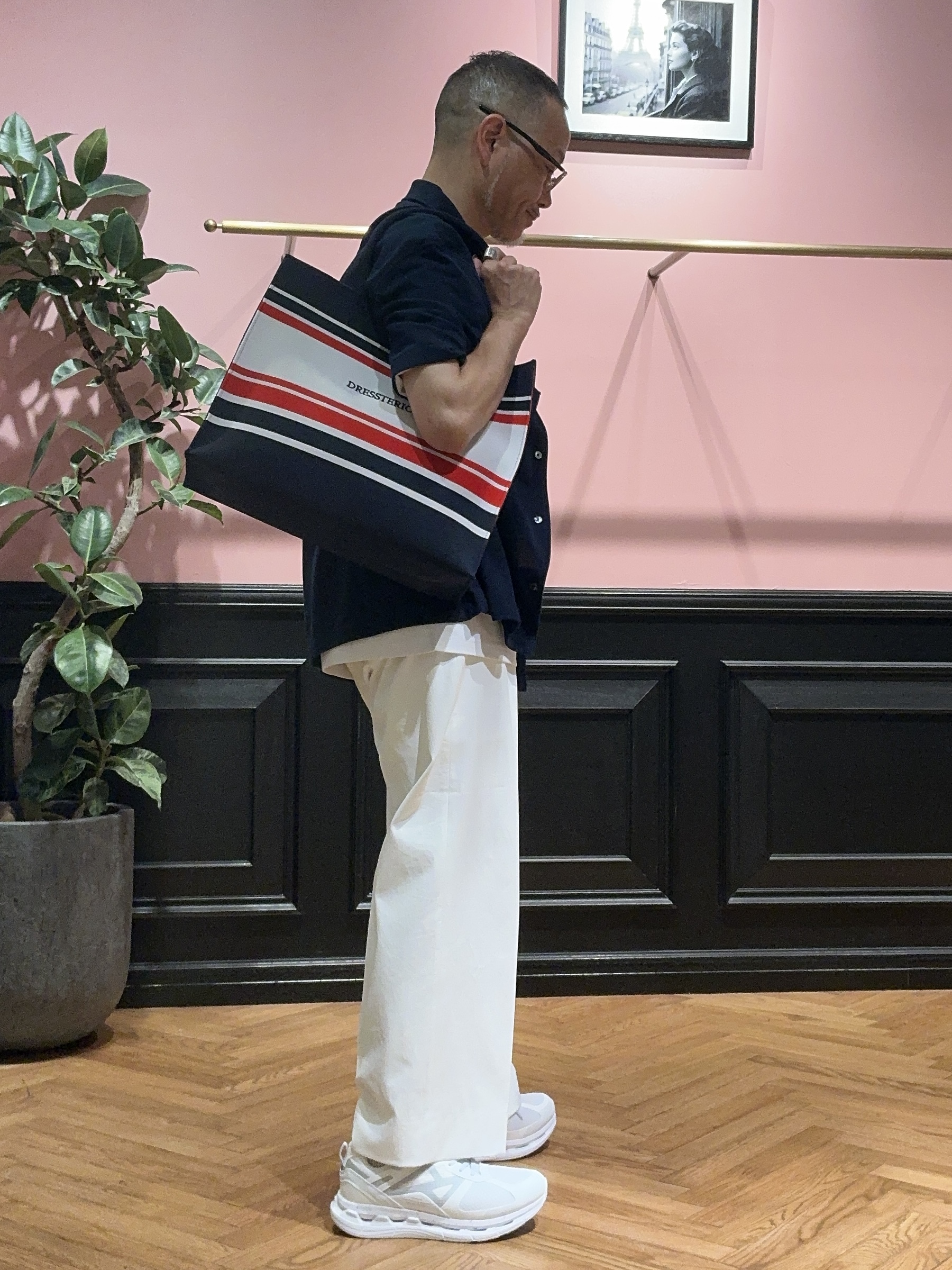 torigoeさんの「DRESSTERIOR｜【接触冷感／UVカット／抗菌防臭／しわ防止】クールデオドラント ピストルベアーTシャツ」を使ったコーディネート