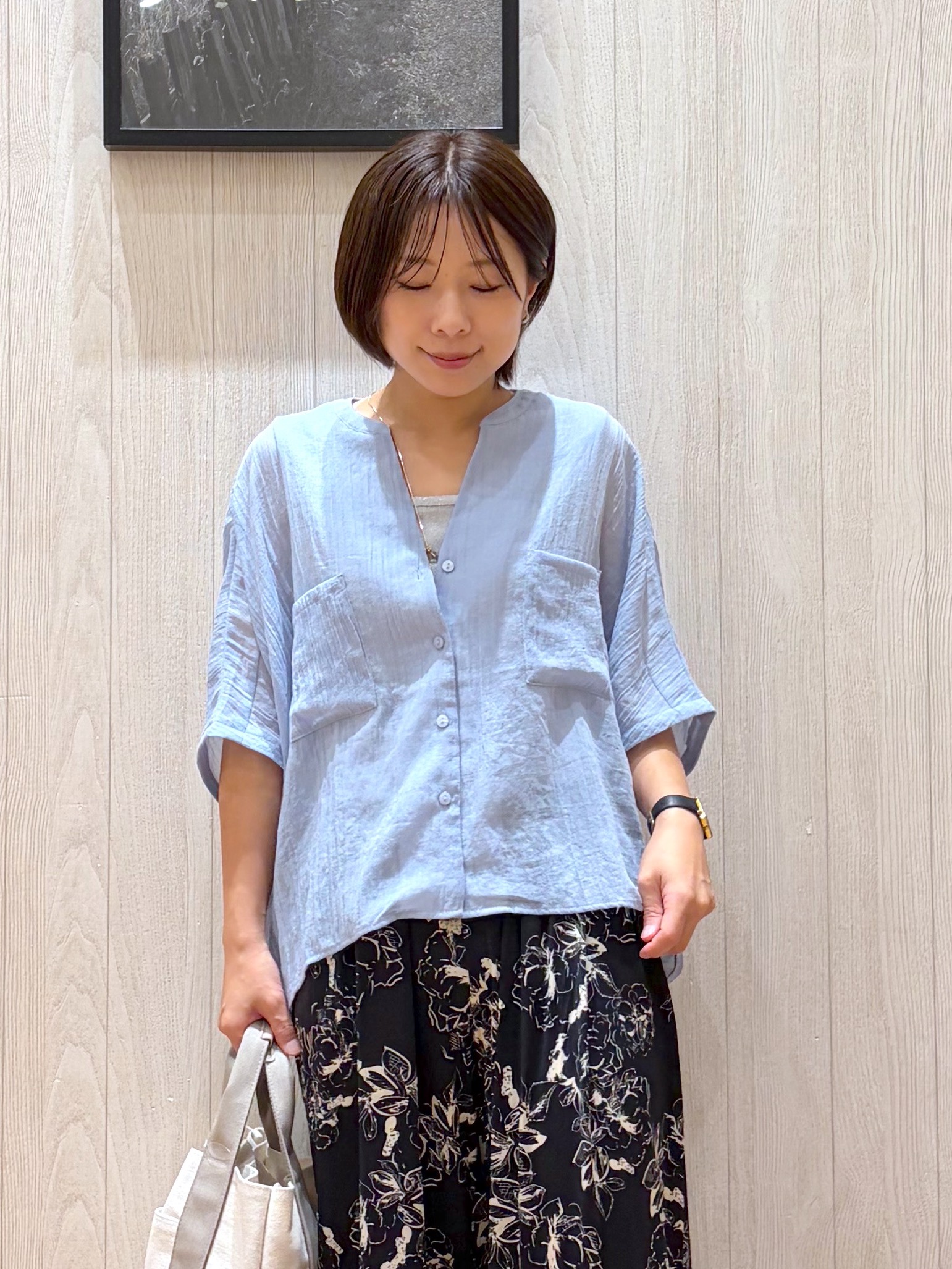 shirayuuuさんの「SHOO･LA･RUE｜【洗濯機可/選べる6色】程よいシアー感が涼し気 ゆったりワッシャードルマンブラウス」を使ったコーディネート