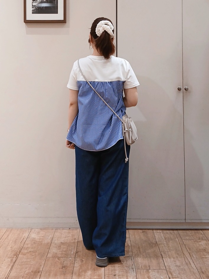 Riranさんの「SHOO･LA･RUE｜【S-LL/洗濯機可/体型カバー】インせずサマ見え ビスチェ風異素材ドッキングTシャツ」を使ったコーディネート