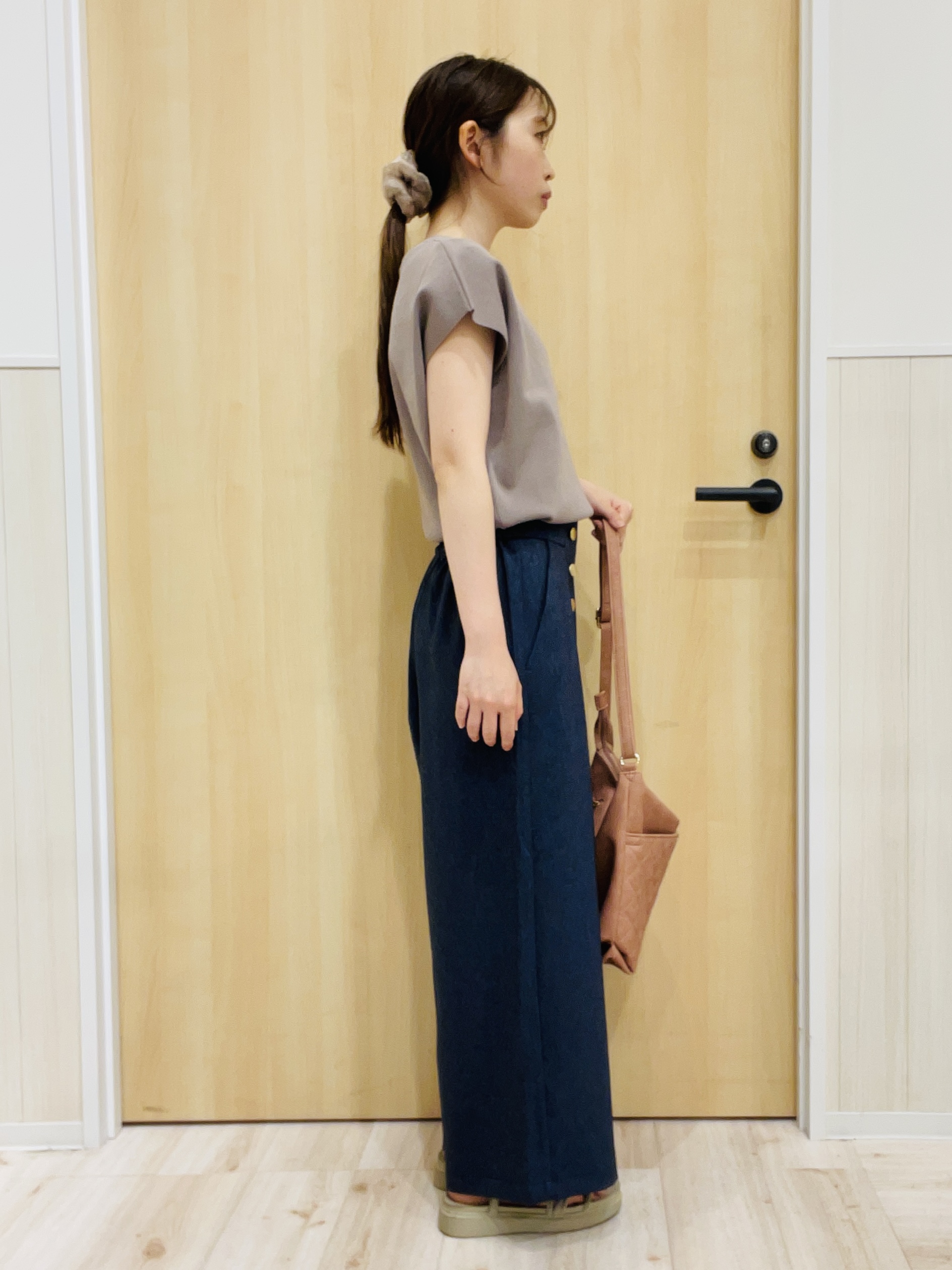 minamiさんの「SHOO･LA･RUE｜【洗濯機可/S-LL】インせず着られる 大人シンプルニット」を使ったコーディネート