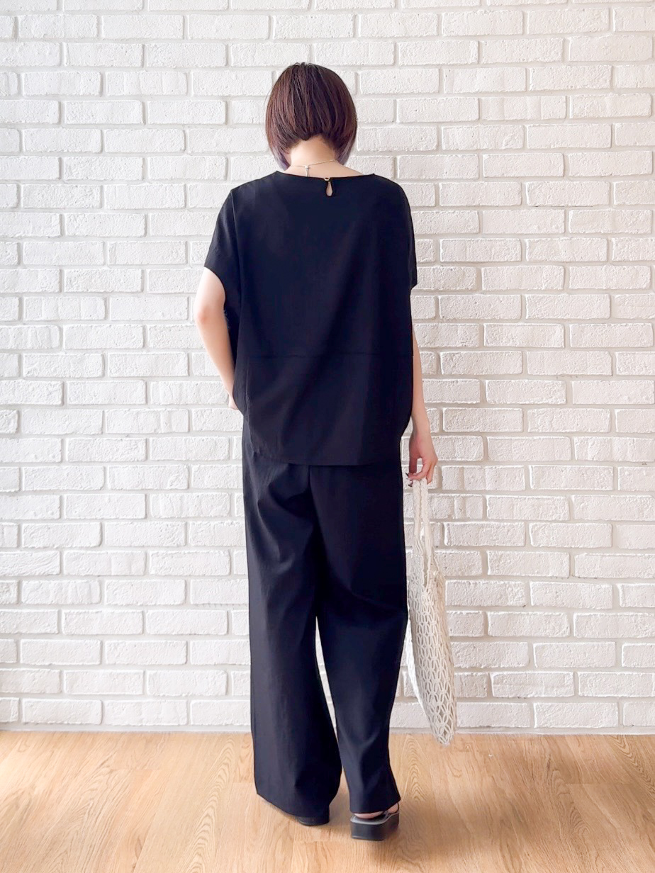 𝐜𝐡𝐢𝐤𝐚さんの「SHOO･LA･RUE｜【洗濯機可/セットアップ可】軽凛(かろりん) シンプル上品 切替コクーントップス」を使ったコーディネート