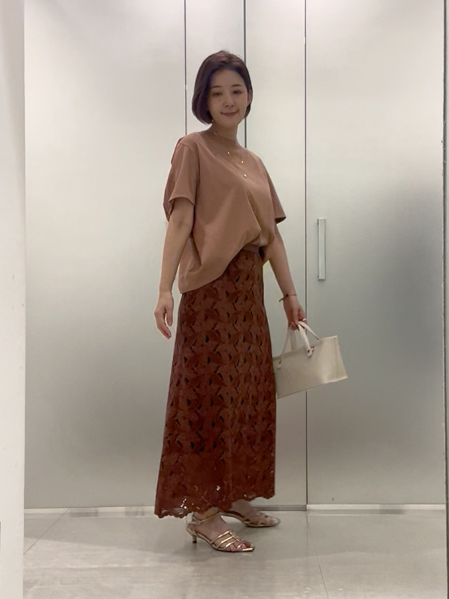まどかさんの「UNTITLED｜【汗染み防止/接触冷感】ドルマンプルオーバー」を使ったコーディネート