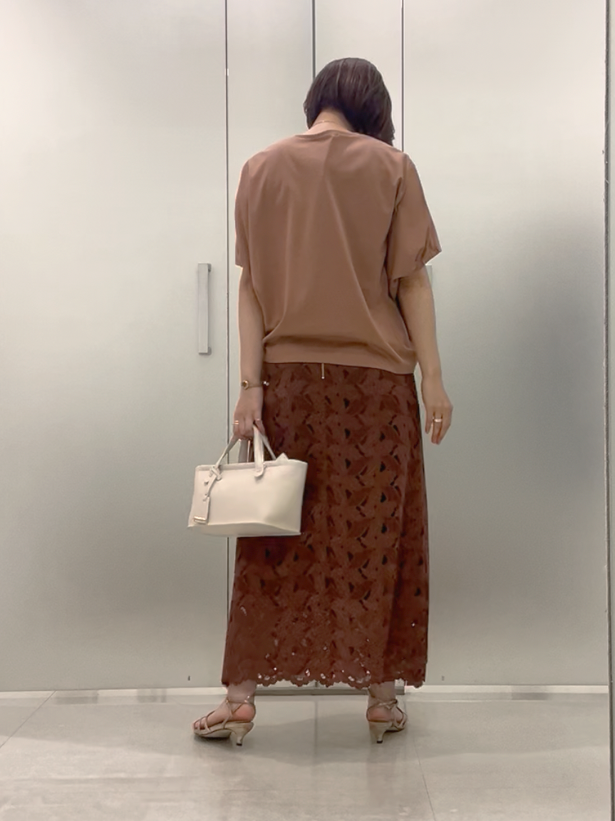 まどかさんの「UNTITLED｜【汗染み防止/接触冷感】ドルマンプルオーバー」を使ったコーディネート