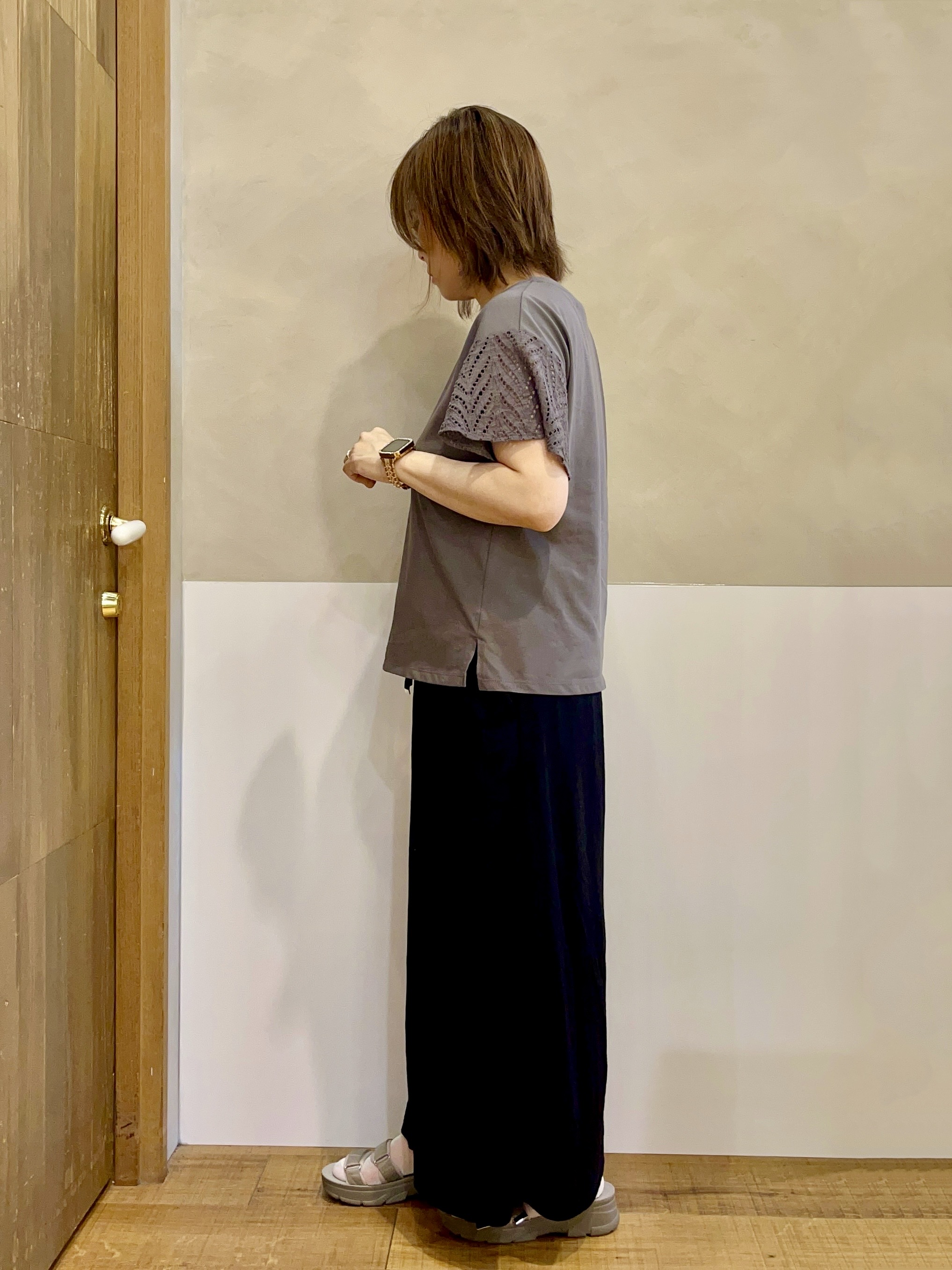 まるぷーさんの「SHOO･LA･RUE｜【S-LL/洗濯機可/体型カバー】汗じみが気になりにくい お袖レースフレアTシャツ」を使ったコーディネート