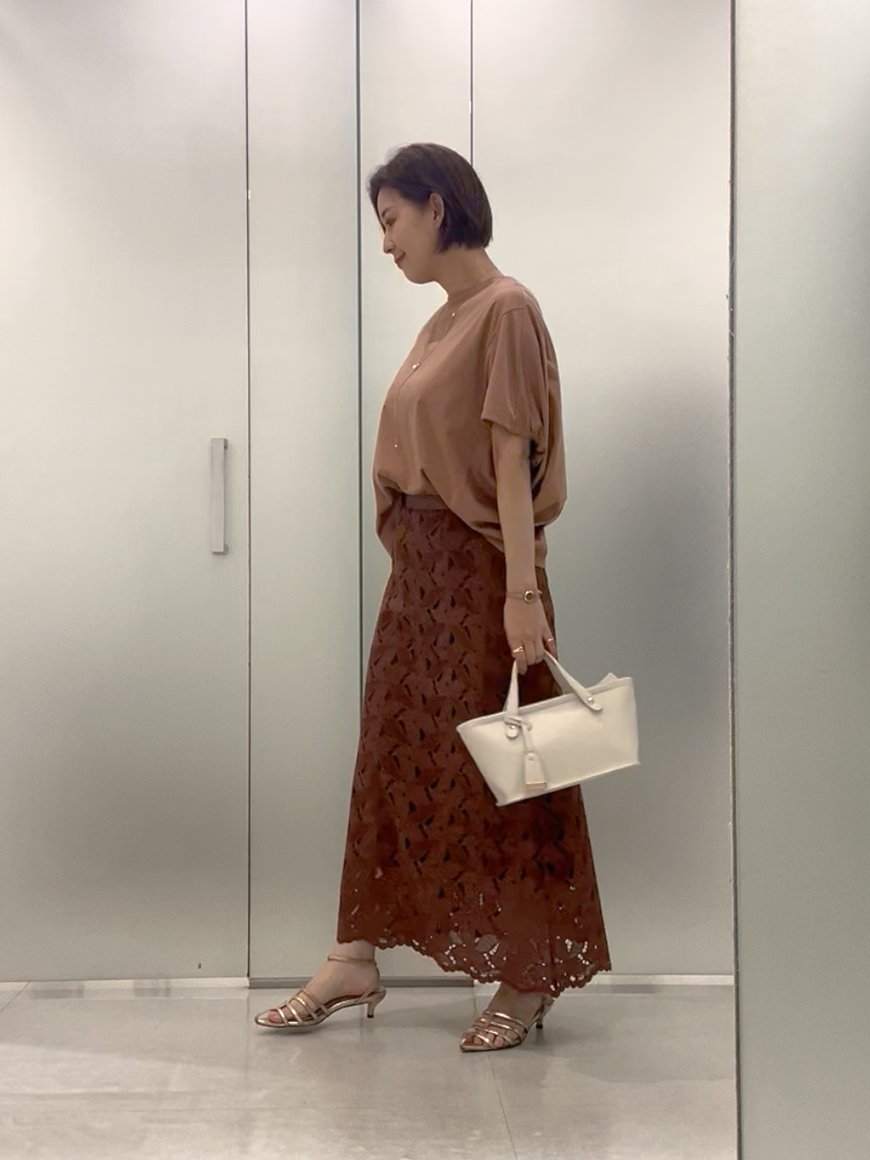 まどかさんの「UNTITLED｜【汗染み防止/接触冷感】ドルマンプルオーバー」を使ったコーディネート