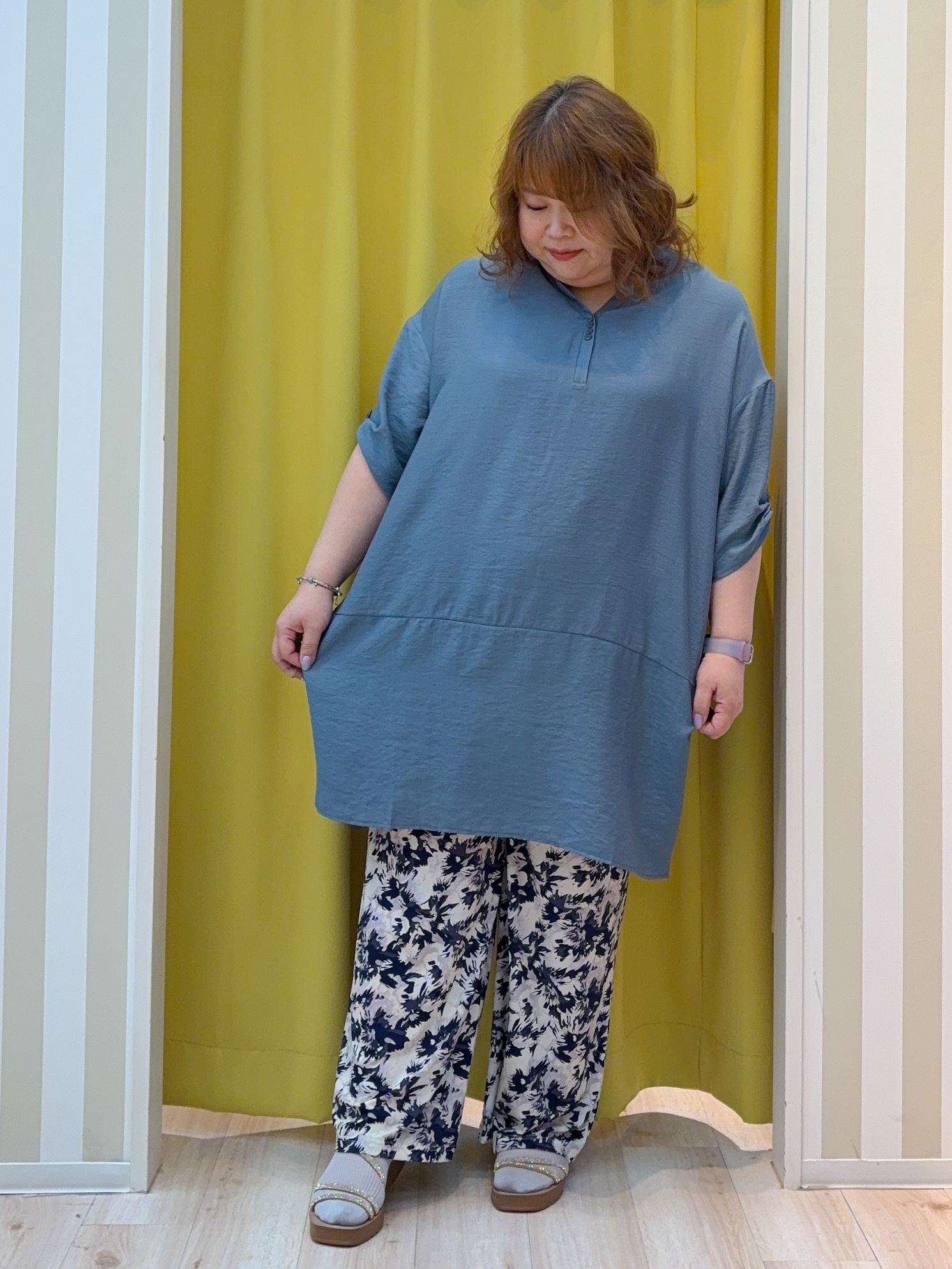 kotoさんさんの「SHOO･LA･RUE｜【S-LL/洗濯後しわになりにくい】ゆるっと体型カバー 7分袖コクーンチュニック」を使ったコーディネート