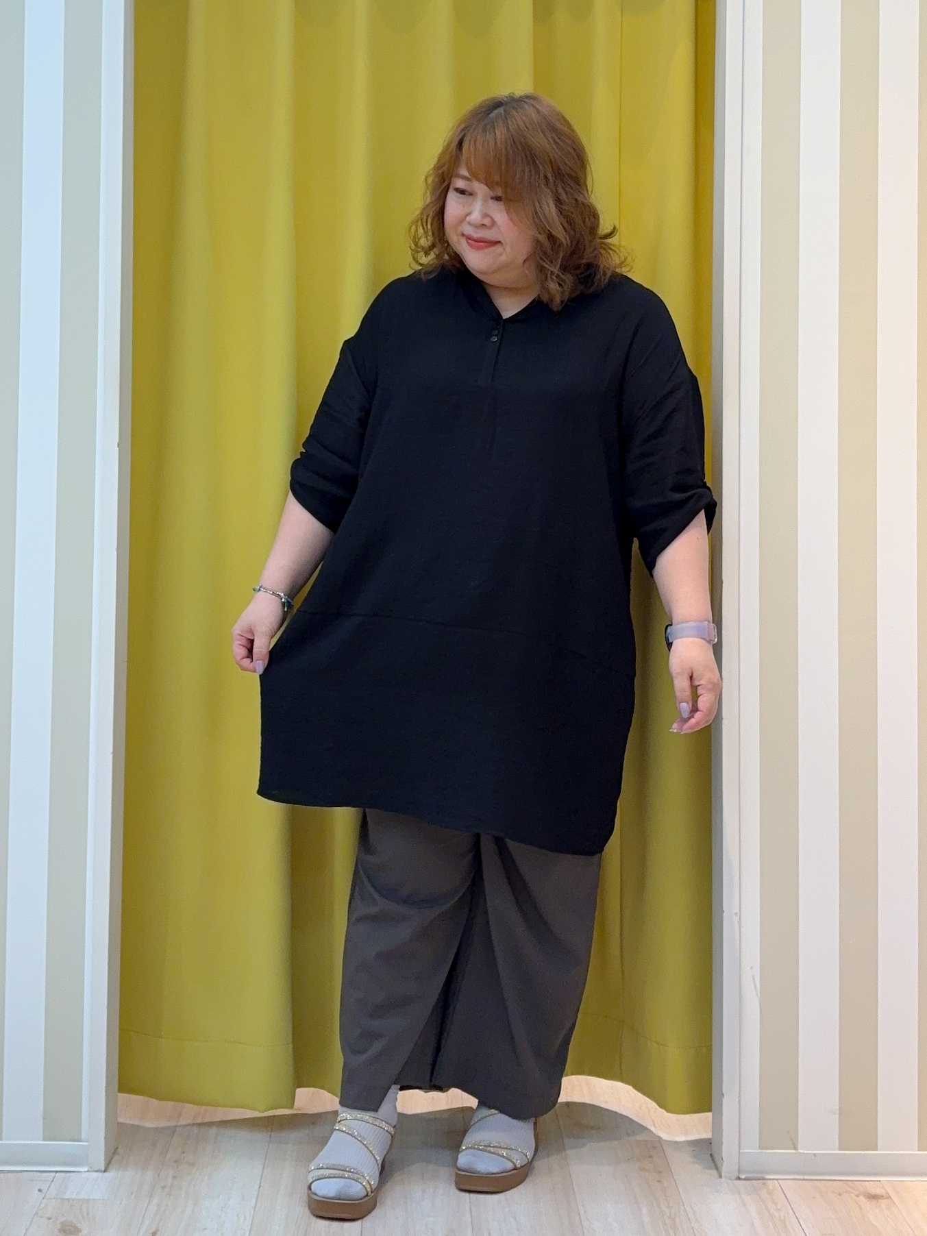 kotoさんさんの「SHOO･LA･RUE｜【S-LL/洗濯後しわになりにくい】ゆるっと体型カバー 7分袖コクーンチュニック」を使ったコーディネート
