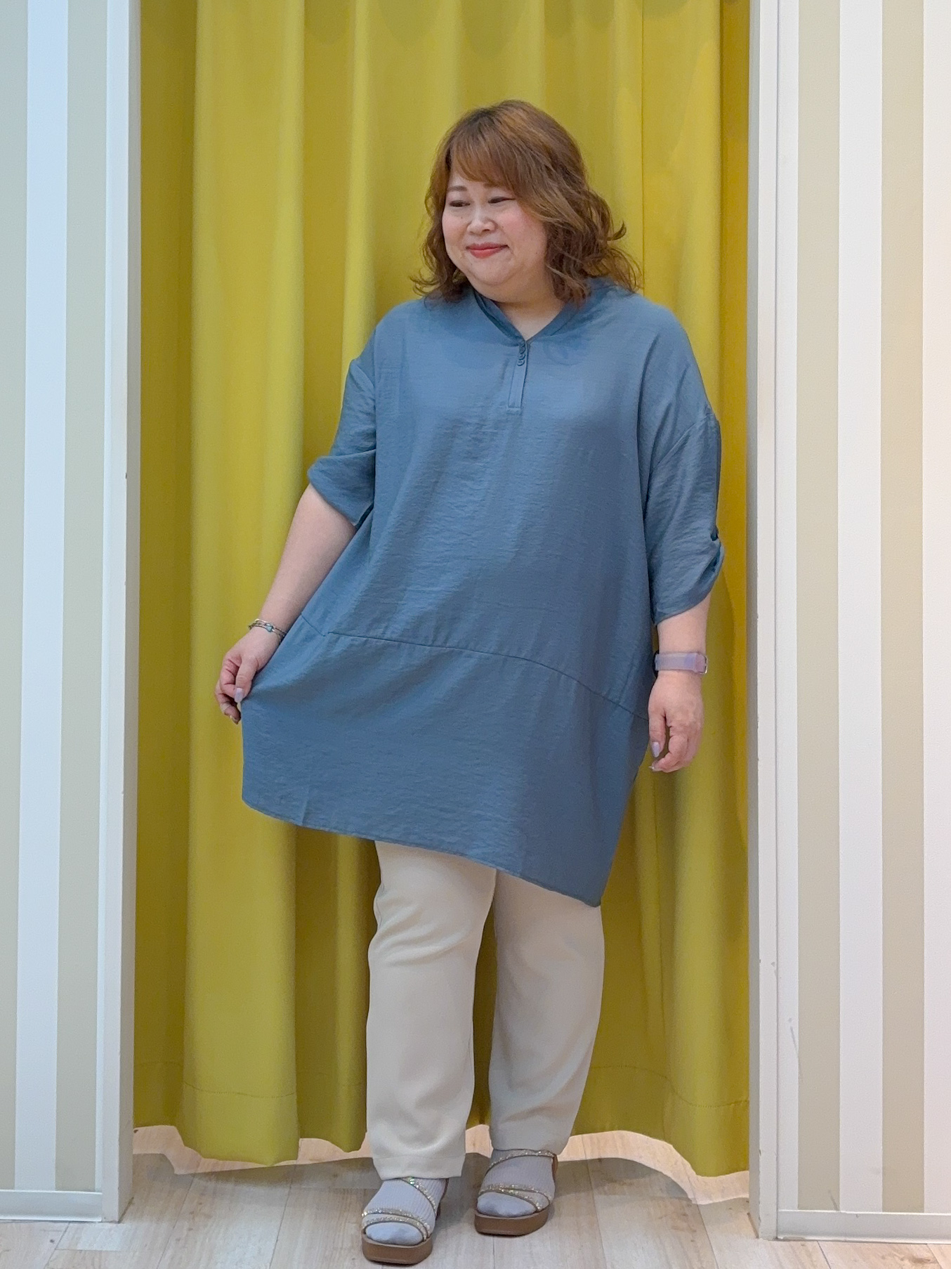 kotoさんさんの「SHOO･LA･RUE｜【S-LL/洗濯後しわになりにくい】ゆるっと体型カバー 7分袖コクーンチュニック」を使ったコーディネート