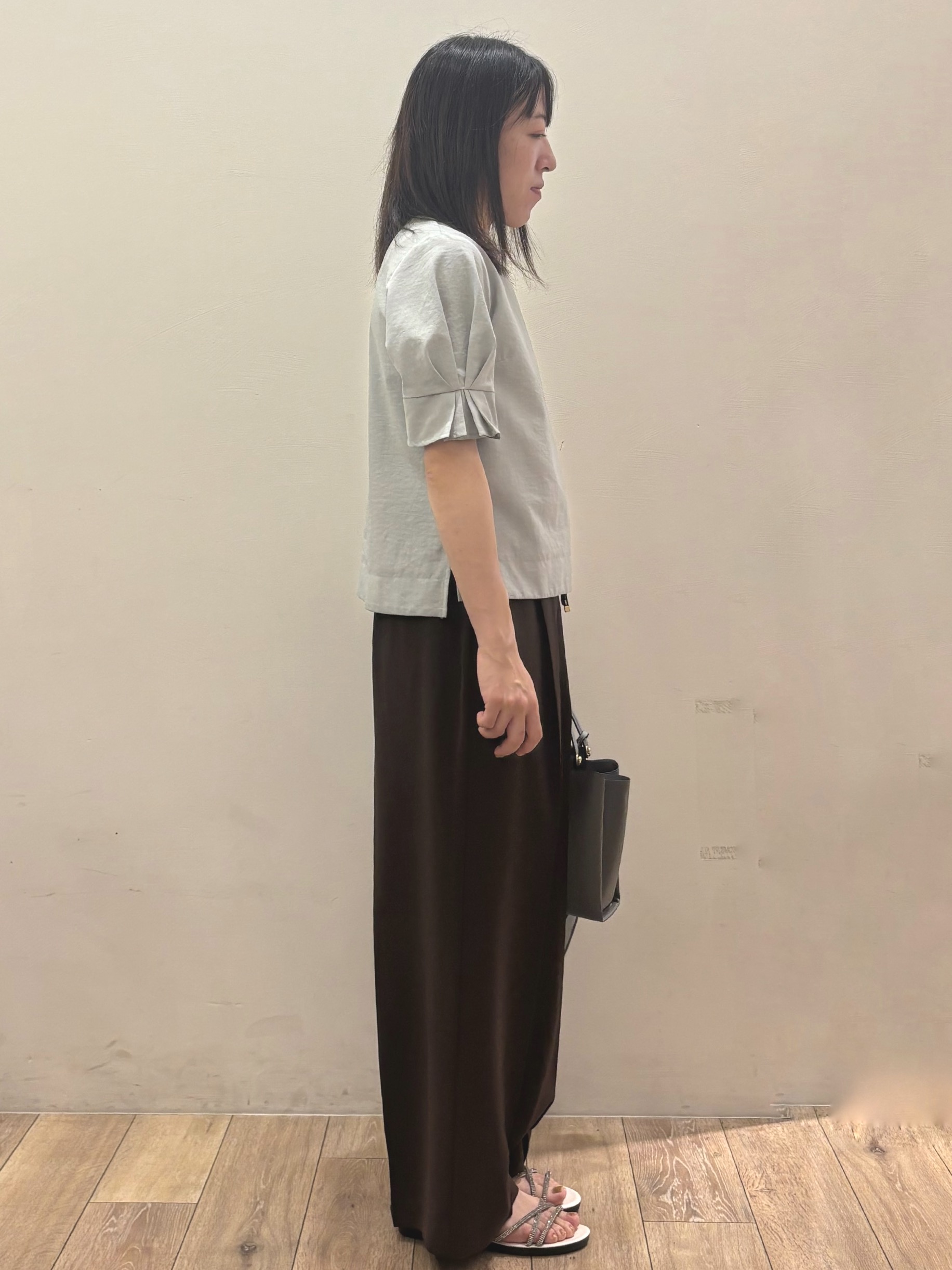 りょうさんの「OPAQUE.CLIP｜【接触冷感／吸水速乾】タックパフスリーブブラウス《防シワ／洗濯機OK／XS～3L／8col》」を使ったコーディネート