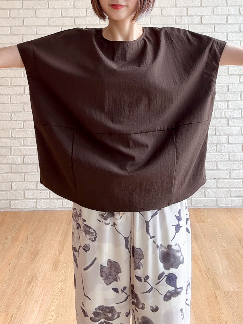 𝐜𝐡𝐢𝐤𝐚さんの「SHOO･LA･RUE｜【洗濯機可/セットアップ可】軽凛(かろりん) シンプル上品 切替コクーントップス」を使ったコーディネート