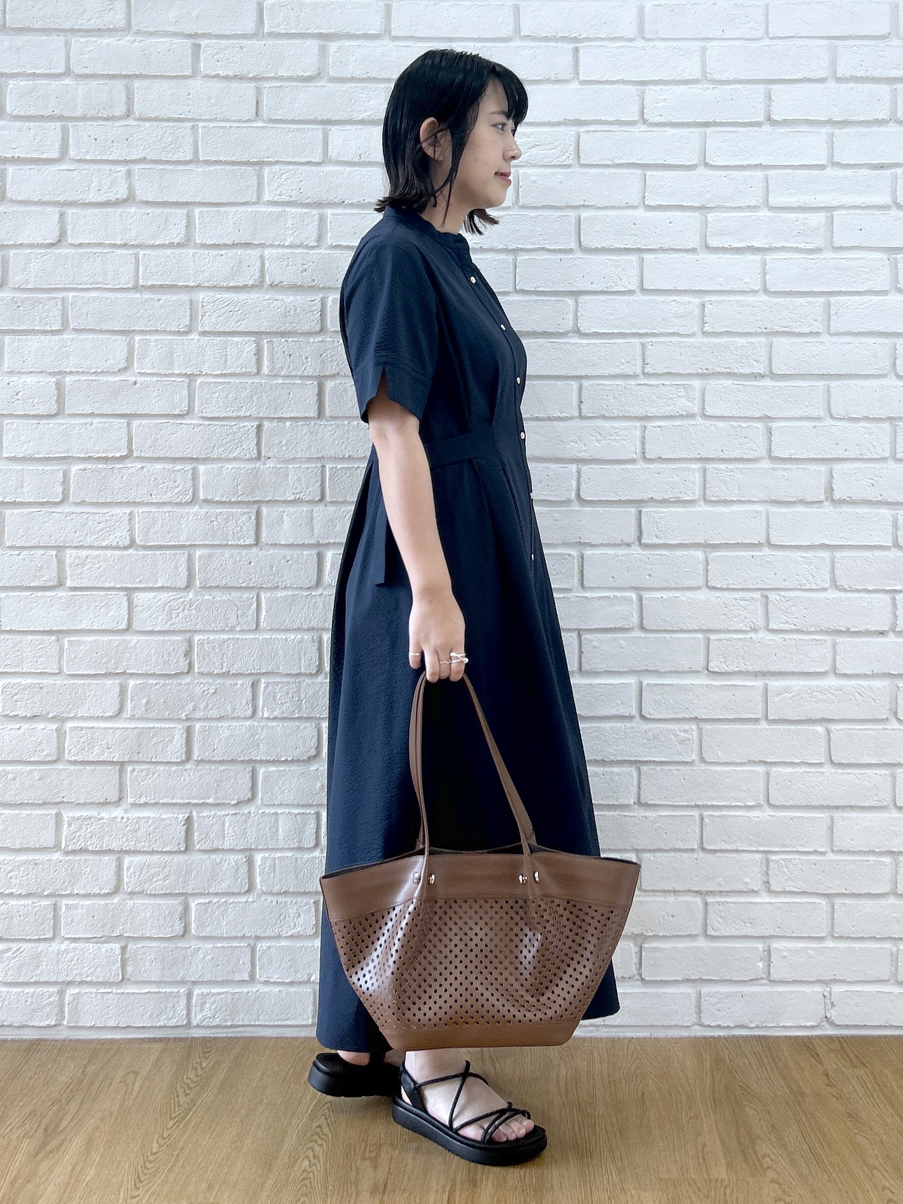Hirokaさんの「grove｜【低身長さんも選べる着丈/UV・シワになりにくいetc】涼やかさも、きちんとも叶うワンピース」を使ったコーディネート
