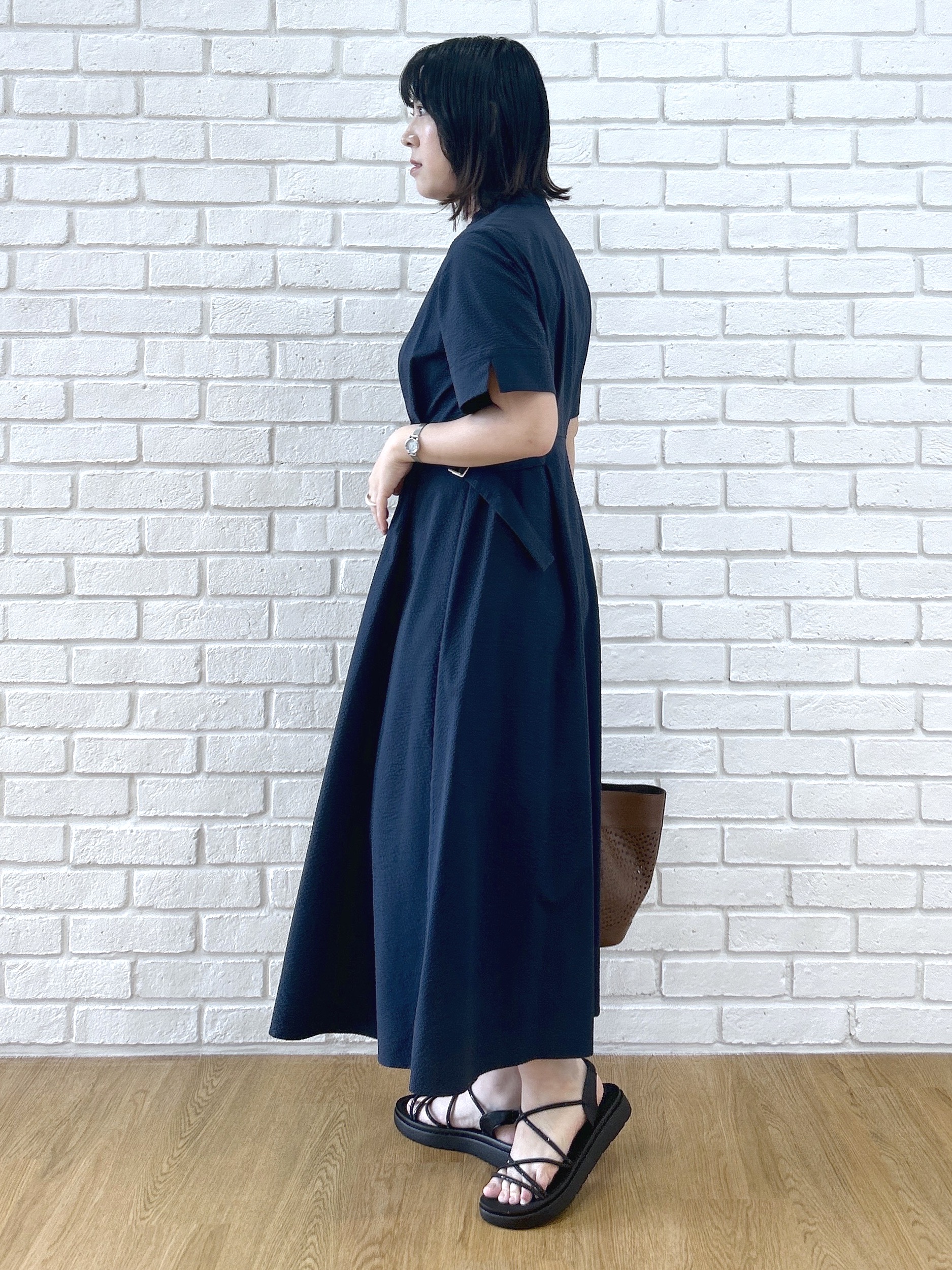 Hirokaさんの「grove｜【低身長さんも選べる着丈/UV・シワになりにくいetc】涼やかさも、きちんとも叶うワンピース」を使ったコーディネート