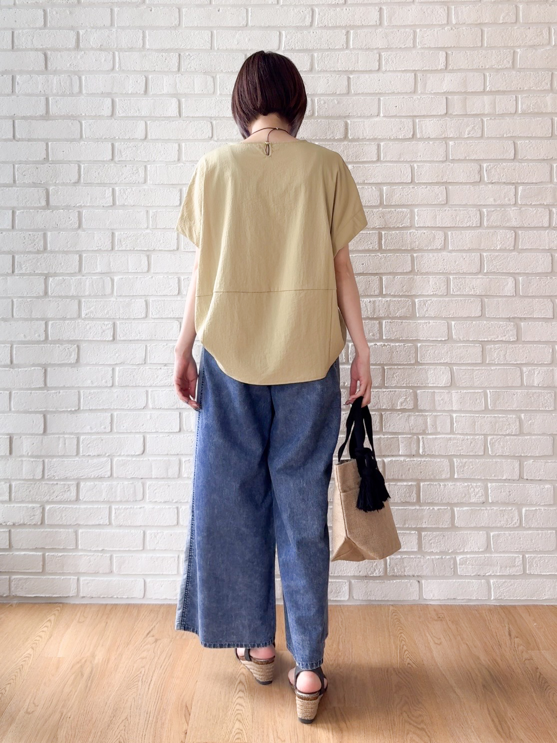 𝐜𝐡𝐢𝐤𝐚さんの「SHOO･LA･RUE｜【洗濯機可/セットアップ可】軽凛(かろりん) シンプル上品 切替コクーントップス」を使ったコーディネート