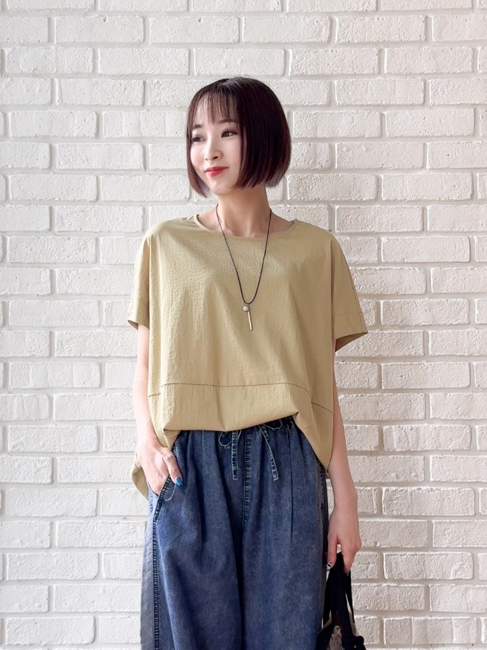 𝐜𝐡𝐢𝐤𝐚さんの「SHOO･LA･RUE｜【洗濯機可/セットアップ可】軽凛(かろりん) シンプル上品 切替コクーントップス」を使ったコーディネート