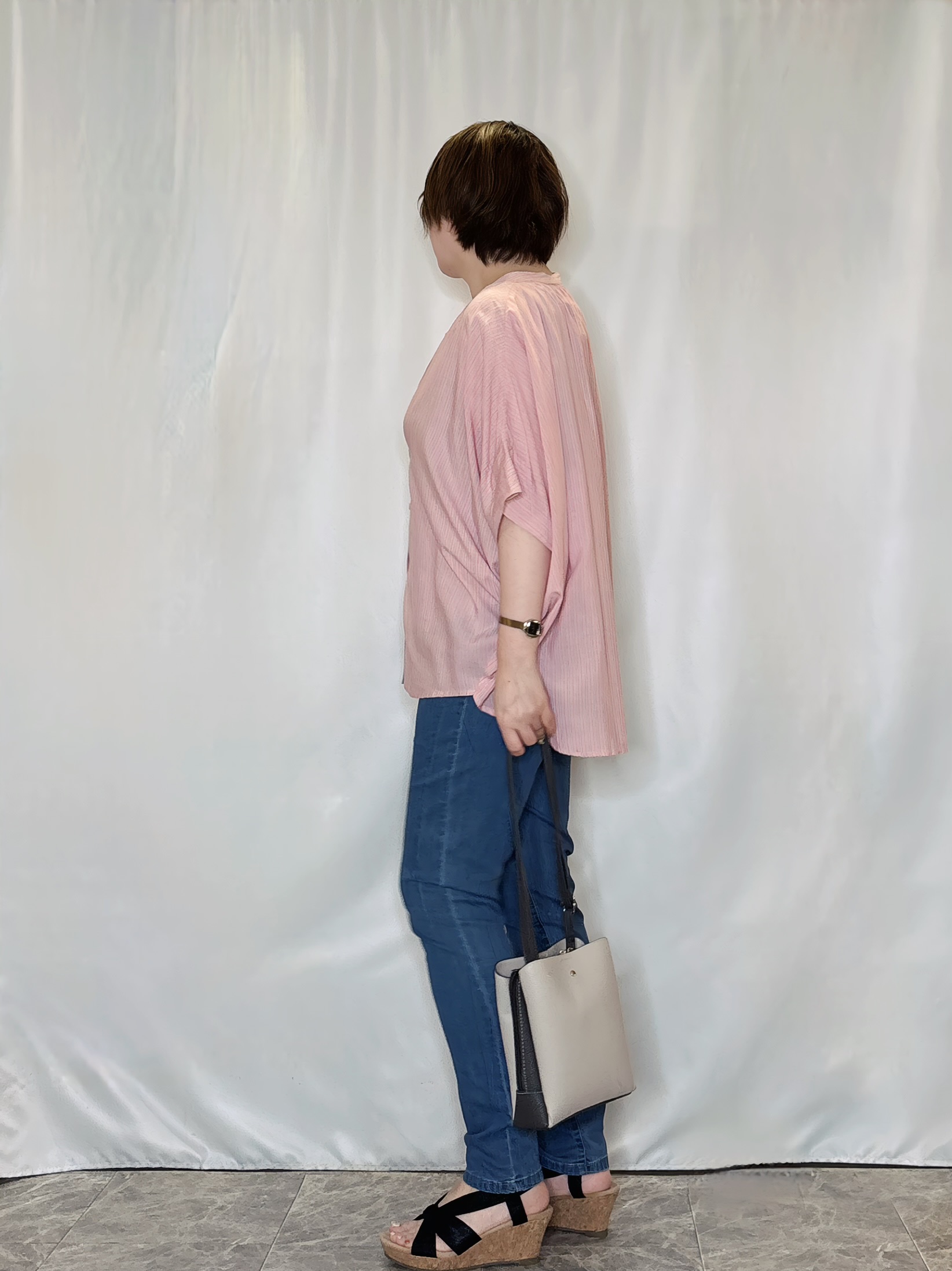 たみさんの「SHOO･LA･RUE｜【洗濯機可/体型カバー】二の腕隠れる ゆるっとドルマンバンドカラーシャツ」を使ったコーディネート