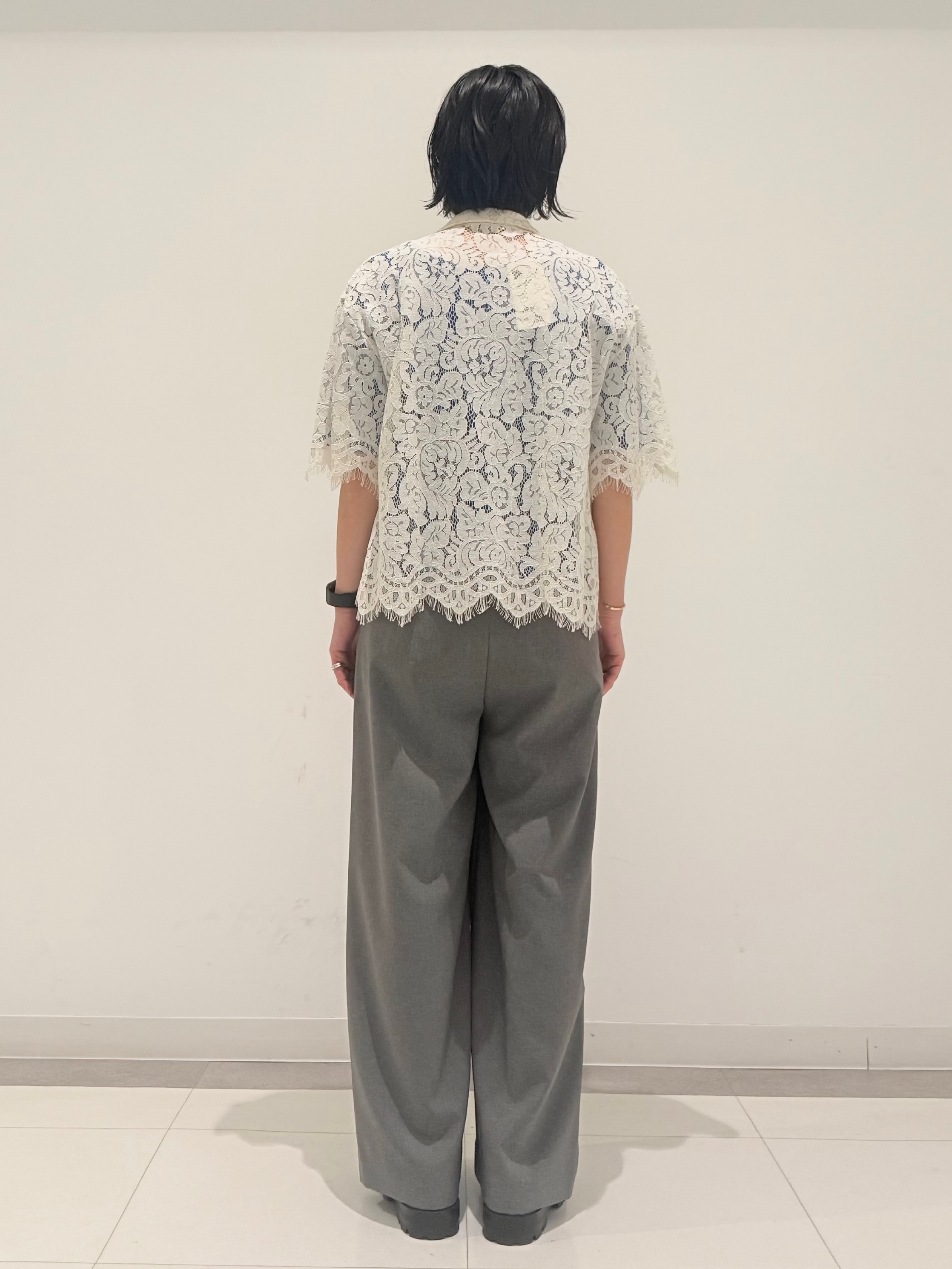 MIYAKAWAさんの「DRESSTERIOR｜【ウォッシャブル/羽織りにも便利】シアーコードレースブラウス」を使ったコーディネート