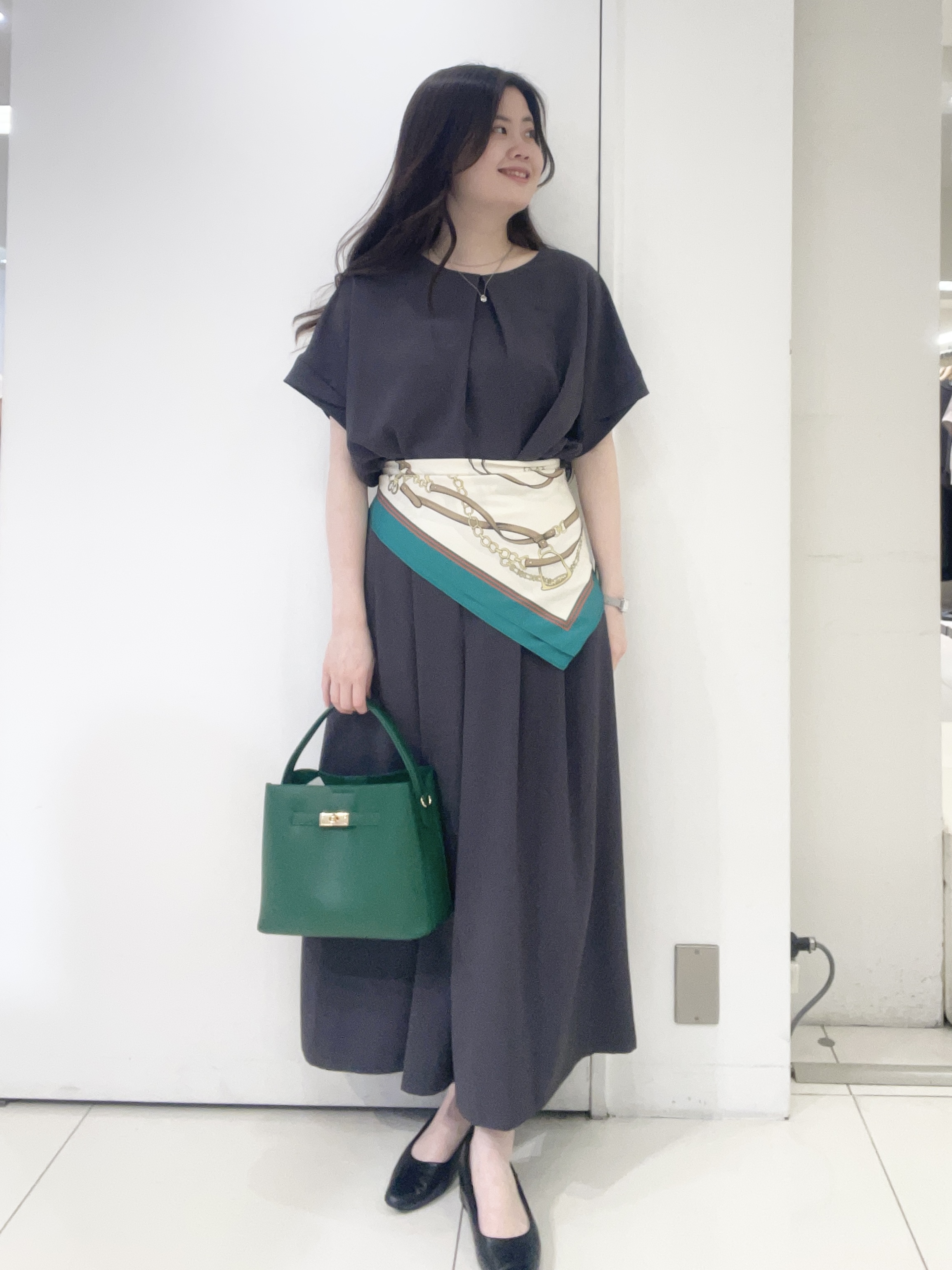moeさんの「UNTITLED｜【セットアップ可/UVカット/前後2WAY】リラクシーフレンチスリーブブラウス」を使ったコーディネート