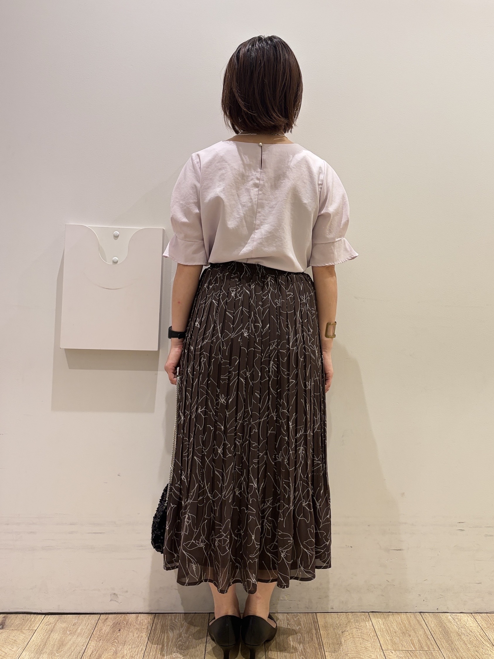 YUKOさんの「index｜【接触冷感／吸水速乾】タックパフスリーブブラウス《防シワ／洗濯機OK／XS～3L／8col》」を使ったコーディネート