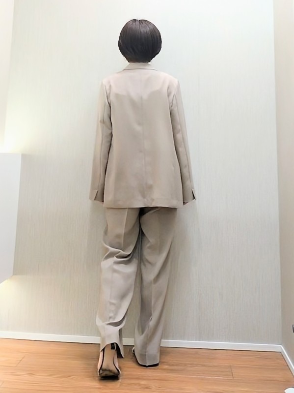 ミズタさんの「UNTITLED｜【新色追加/セットアップ可】エアリー ダブルブレストジャケット」を使ったコーディネート