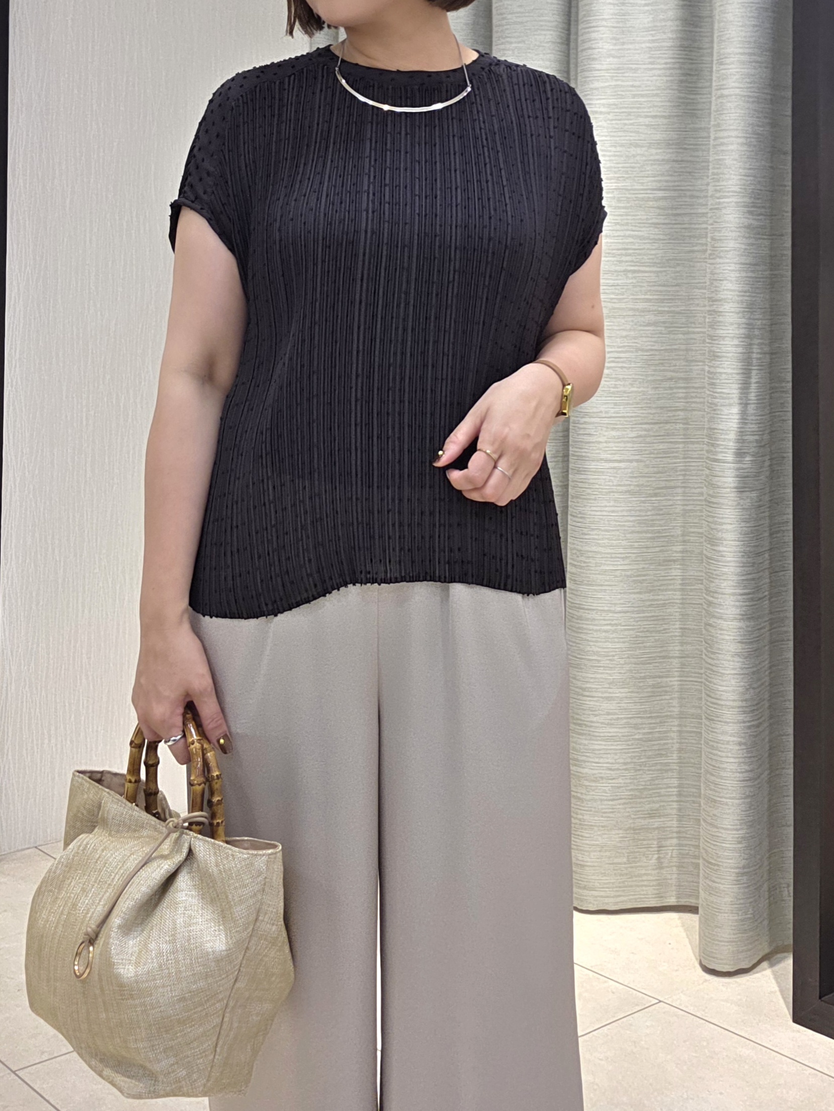 naokoさんの「UNTITLED｜【1枚で着映える】ドットジャガードブラウス」を使ったコーディネート