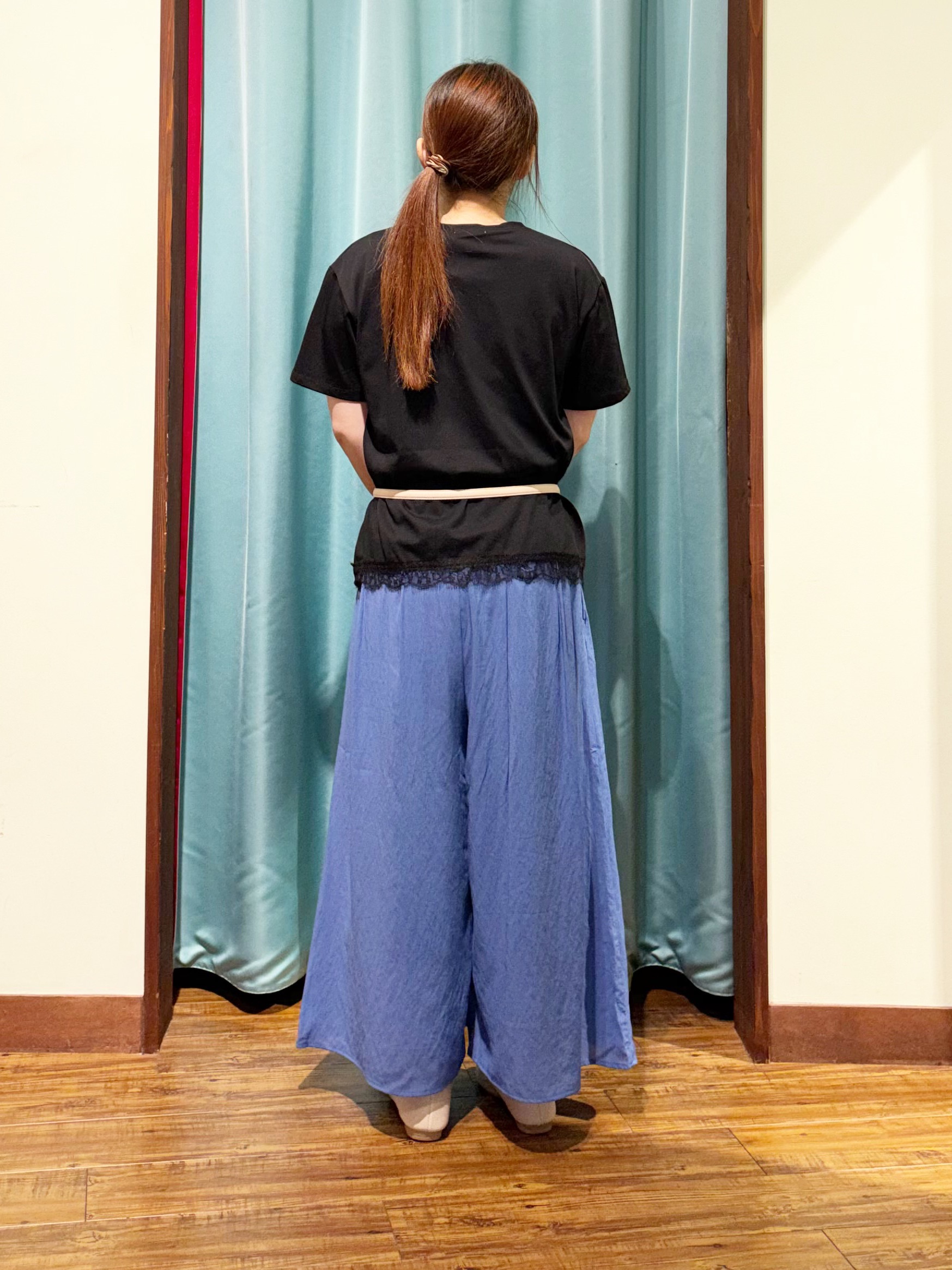 tukiさんの「SHOO･LA･RUE｜【UV/S-LL/洗濯機可】真夏に着たい裾レースが女性らしさをプラスする プリントアソートTシャツ」を使ったコーディネート